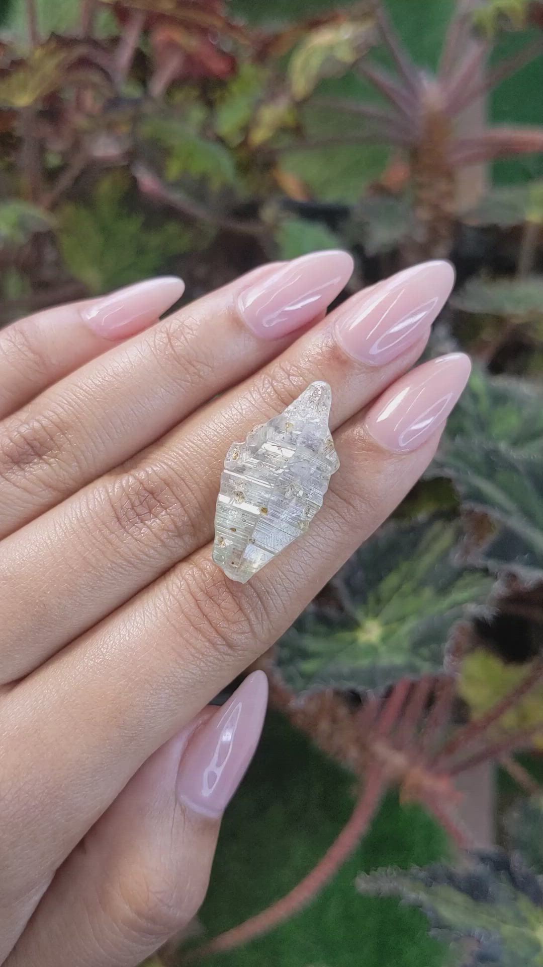 24.79 Ct. Grey Rough Sapphire Crystal from Ceylon (Sri Lanka) Size Video