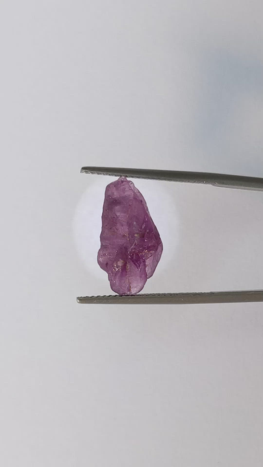 7.01 Ct. Pinkish Purple Sapphire Crystal from Ceylon (Sri Lanka) Size Video