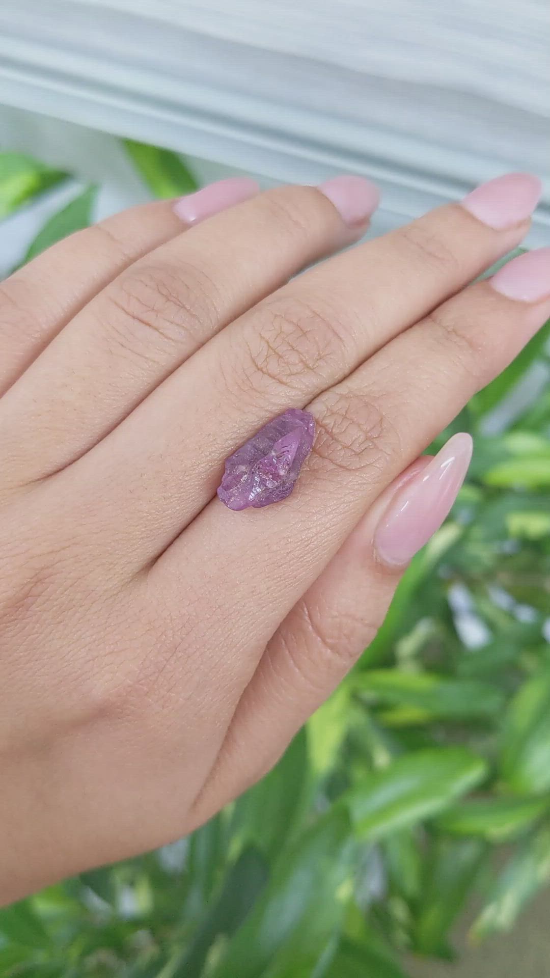 7.01 Ct. Pinkish Purple Sapphire Crystal from Ceylon (Sri Lanka) Size Video