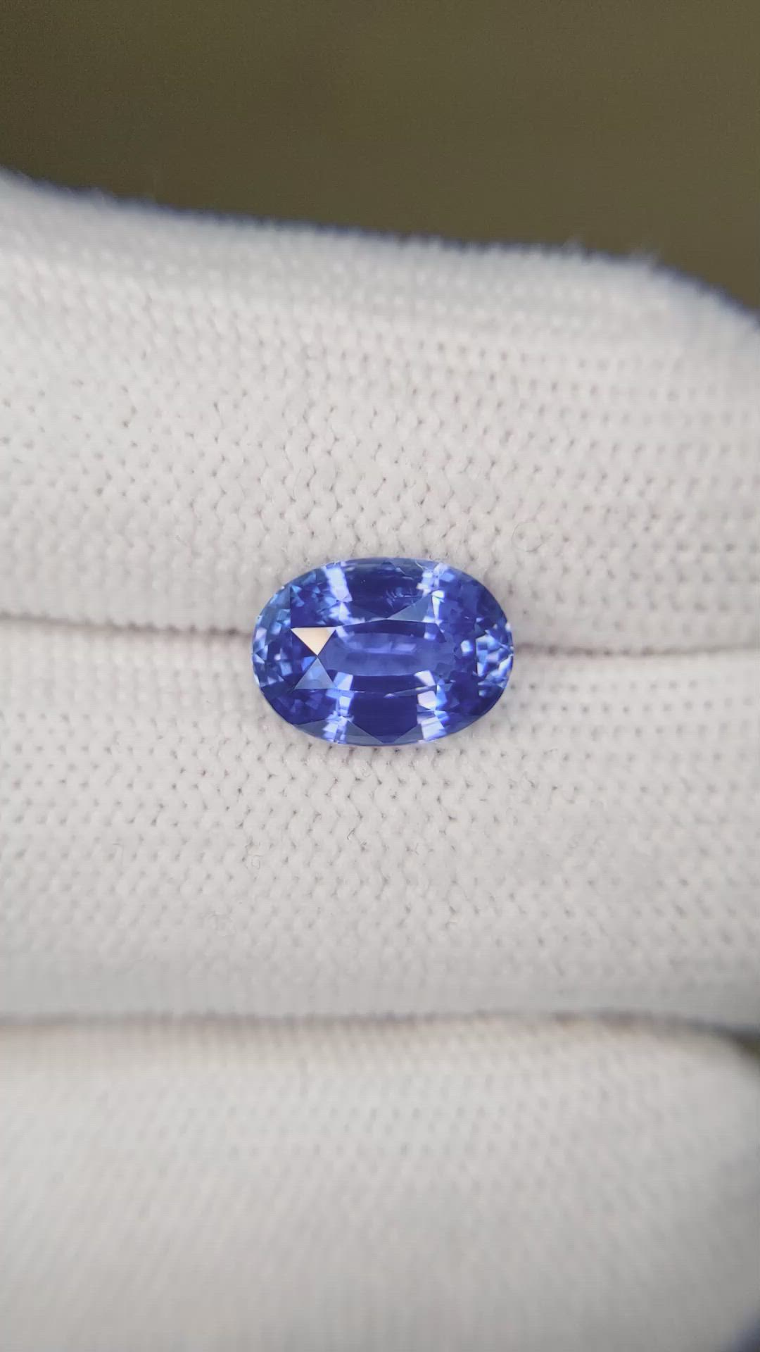 3.53 Ct. Blue Sapphire from Ceylon (Sri Lanka) Size Video