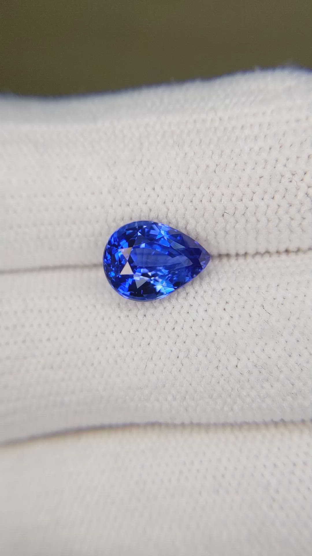 3.33 Ct. Blue Sapphire from Ceylon (Sri Lanka) Size Video