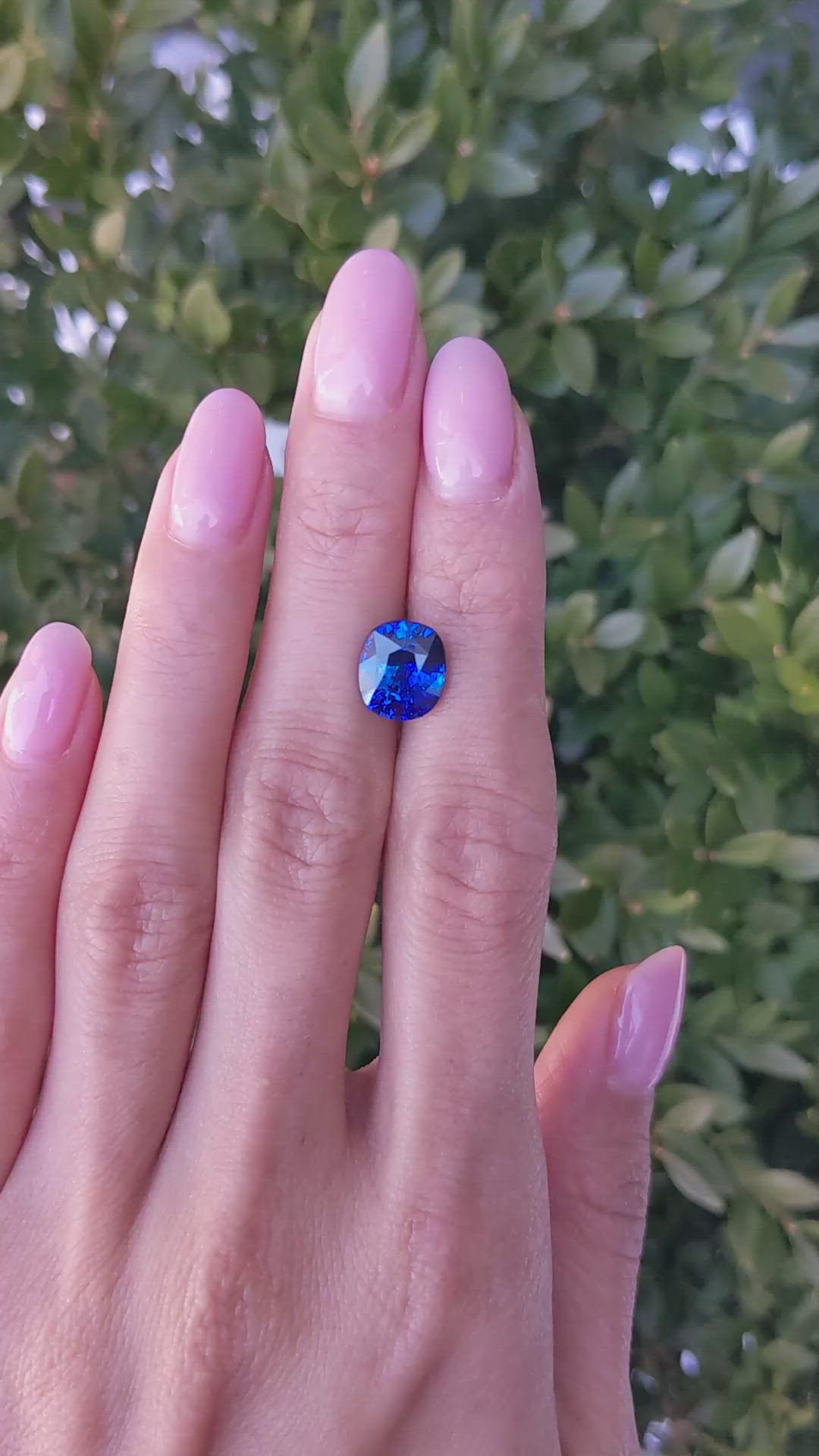 4.03 Ct. Blue Sapphire from Ceylon (Sri Lanka) Size Video