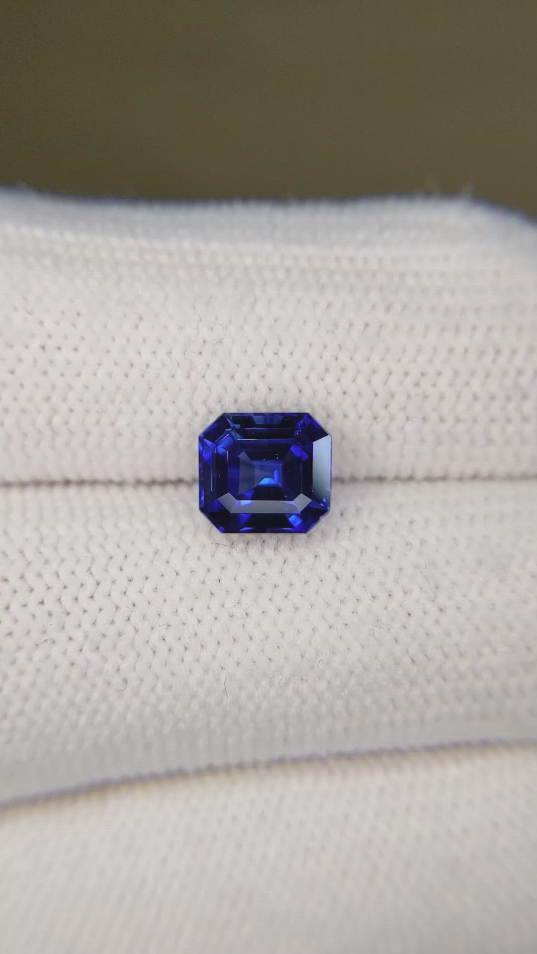 2.37 Ct. Blue Sapphire from Ceylon (Sri Lanka) Size Video