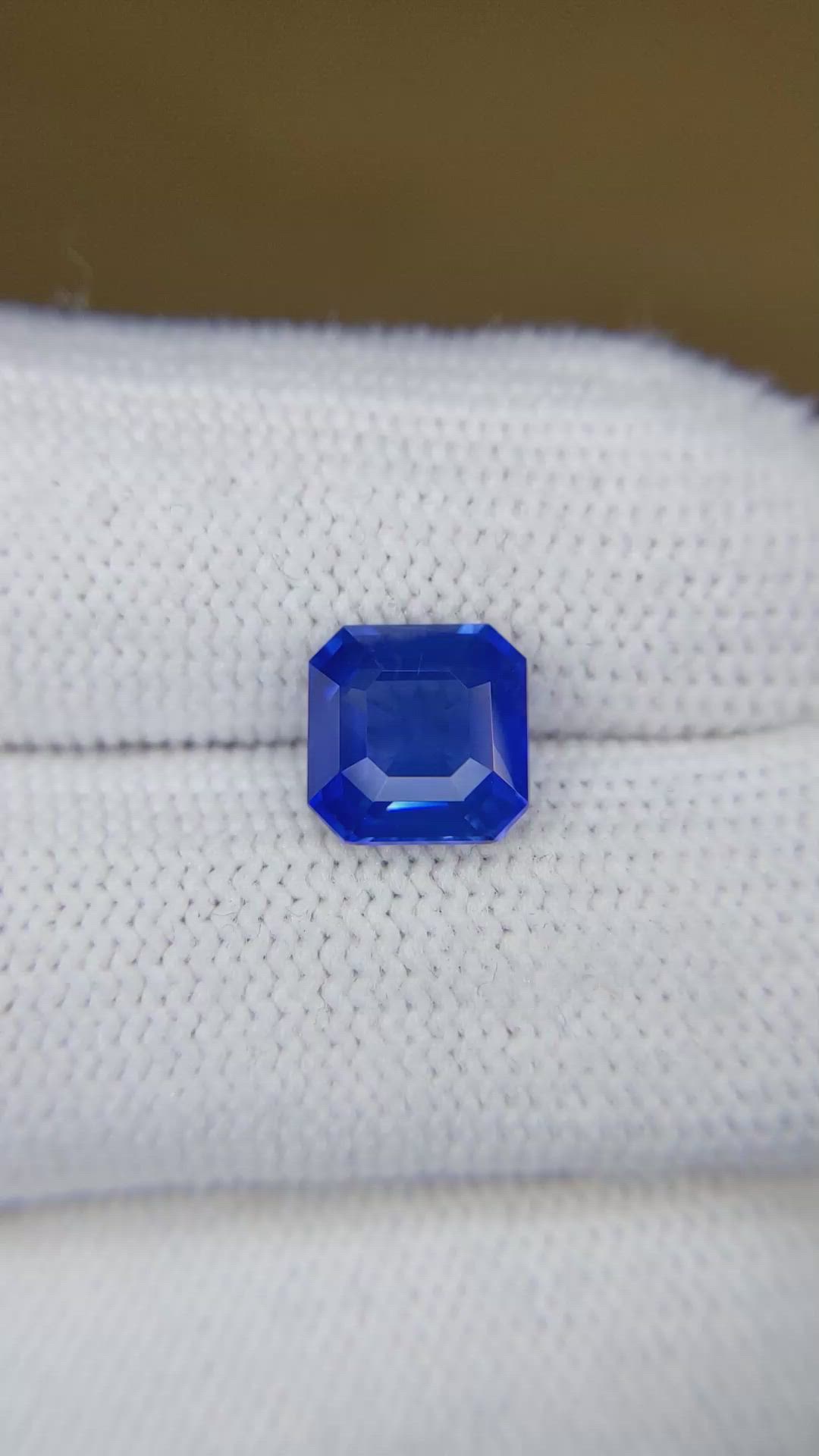 3.29 Ct. Blue Sapphire from Ceylon (Sri Lanka) Size Video