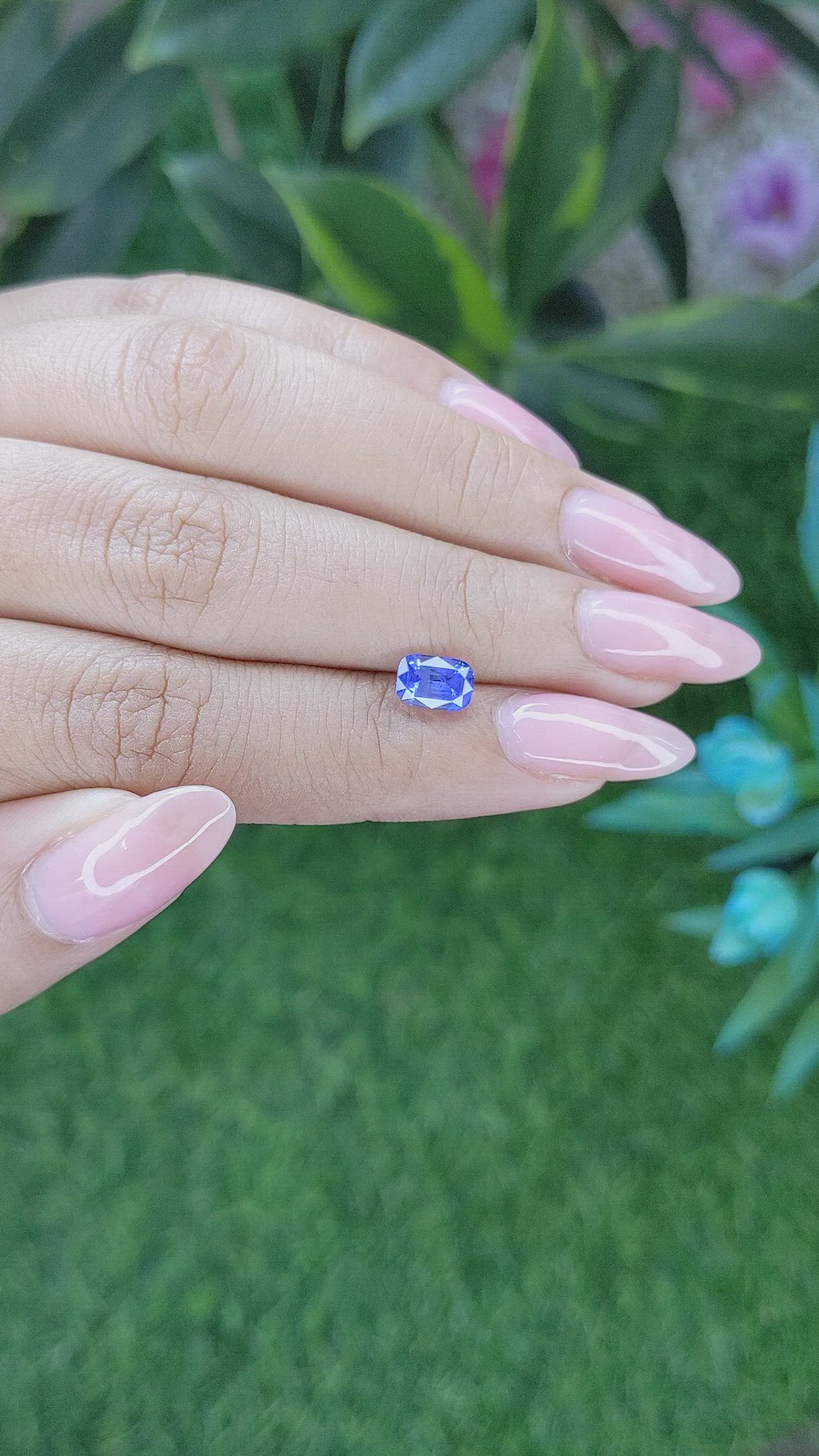 1.25 Ct. Blue Sapphire from Ceylon (Sri Lanka) Size Video