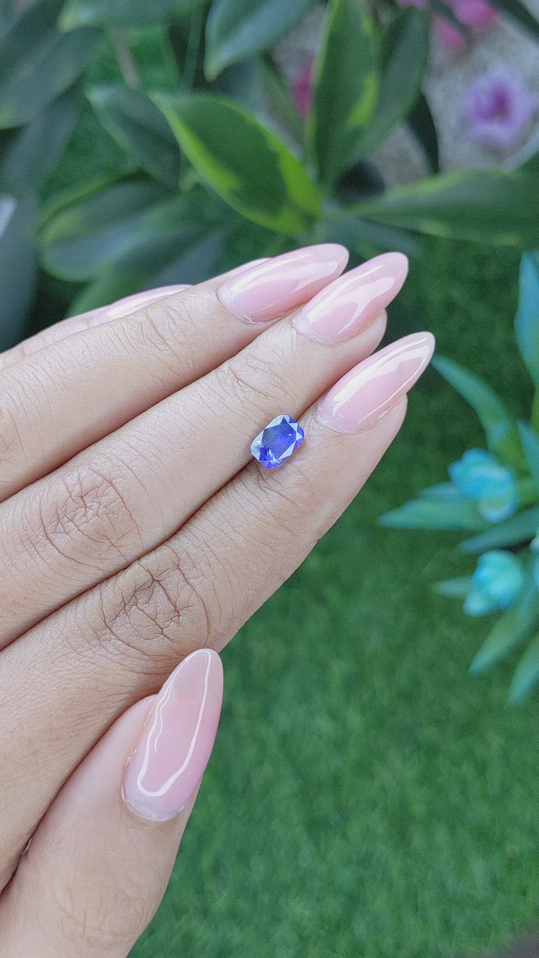 1.25 Ct. Blue Sapphire from Ceylon (Sri Lanka) Size Video