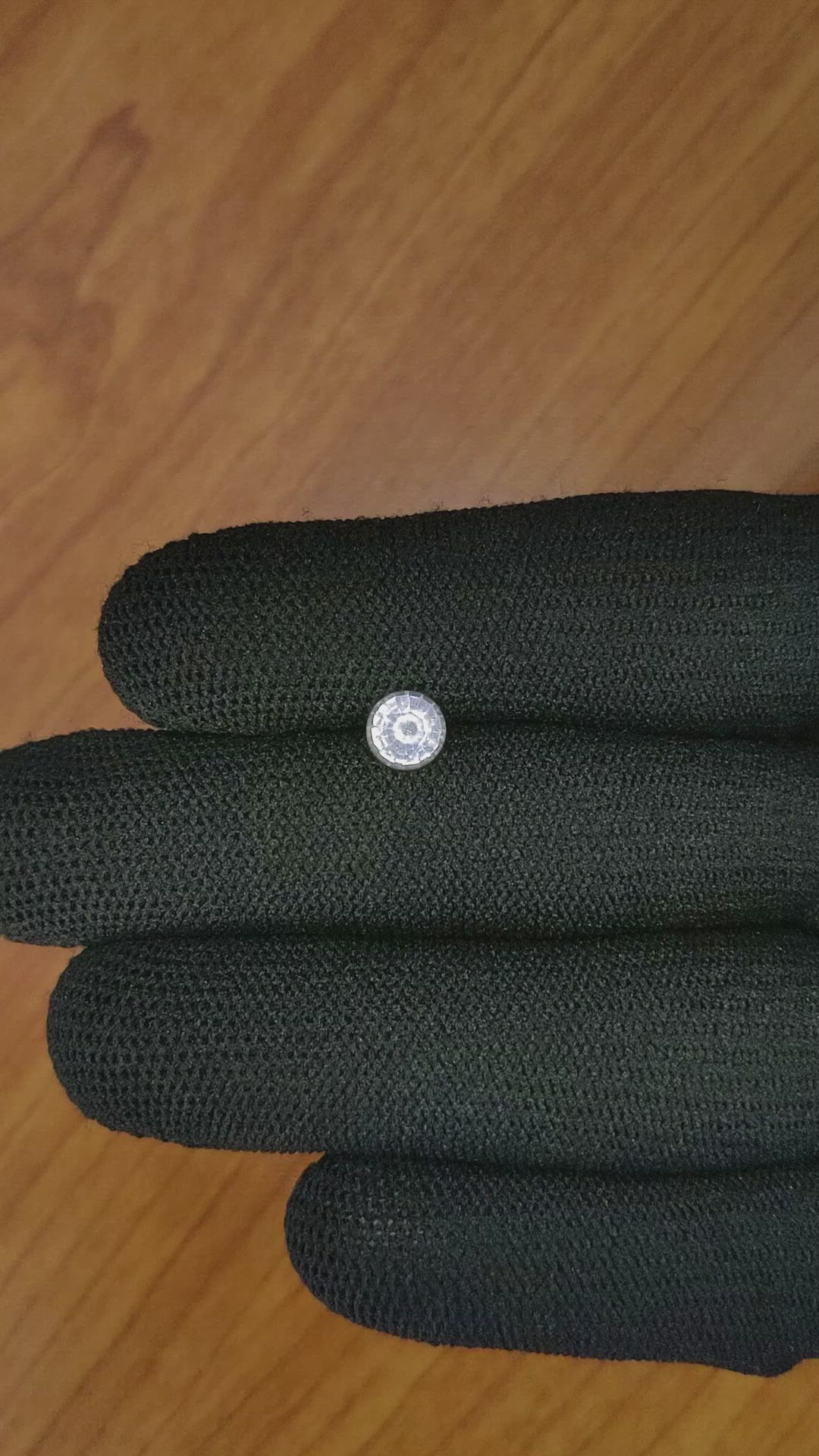 0.90 Ct. White Sapphire from Ceylon (Sri Lanka) Size Video