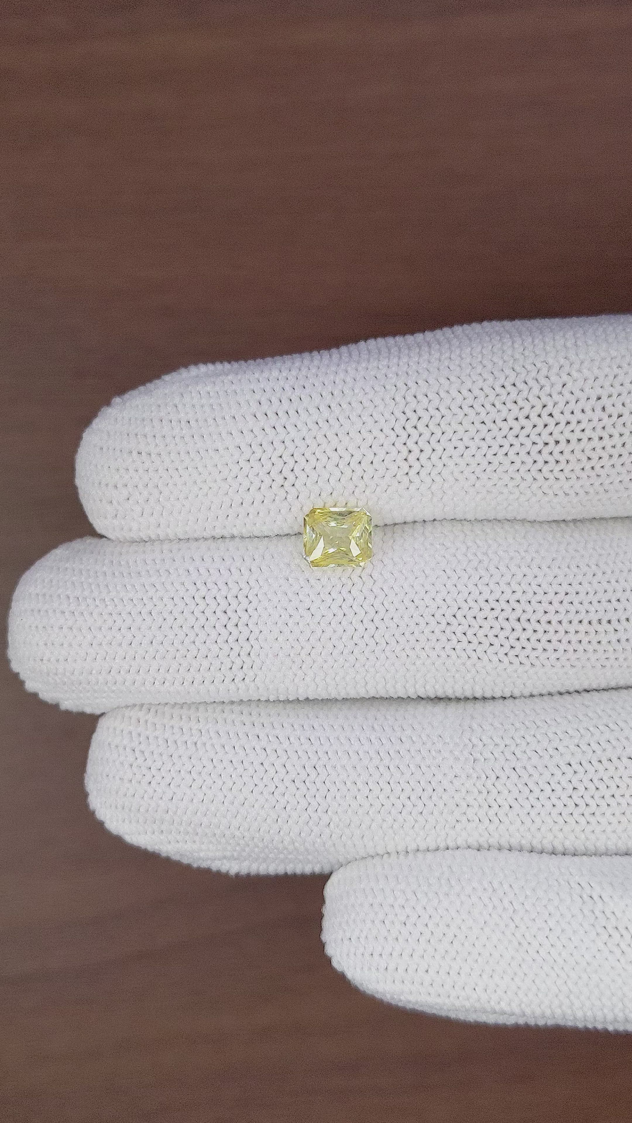 1.23 Ct. Yellow Sapphire from Ceylon (Sri Lanka) Size Video