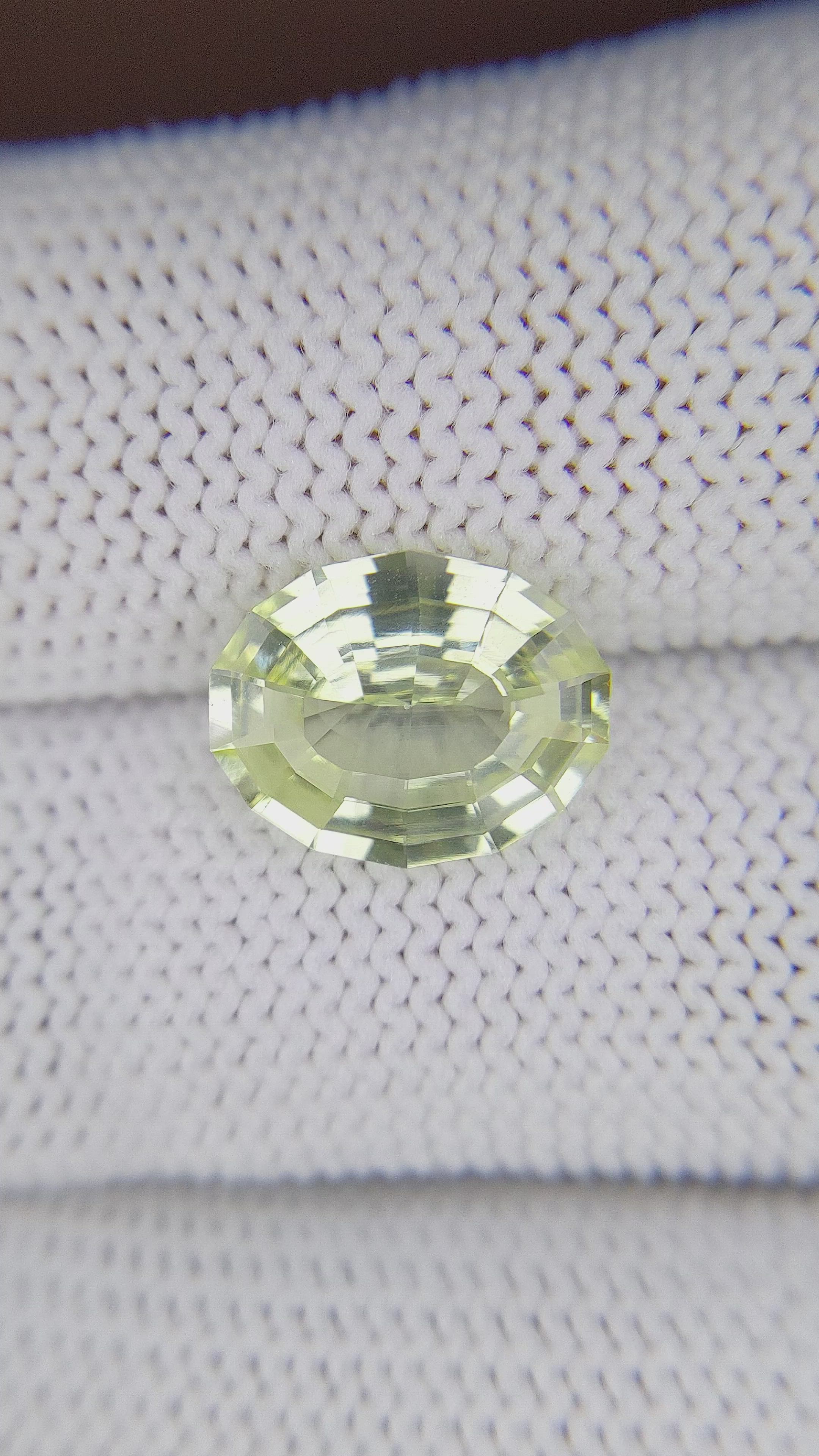 4.39 Ct. Green Sapphire from Ceylon (Sri Lanka) Size Video