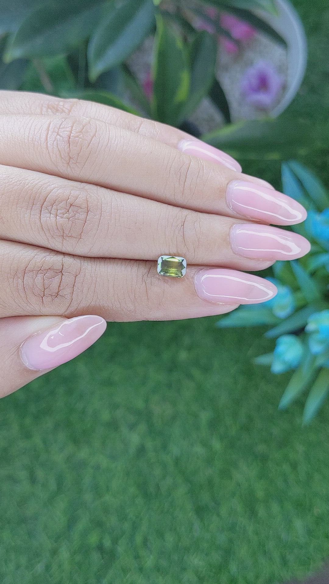 1.04 Ct. Bi Color Sapphire from Africa Size Video