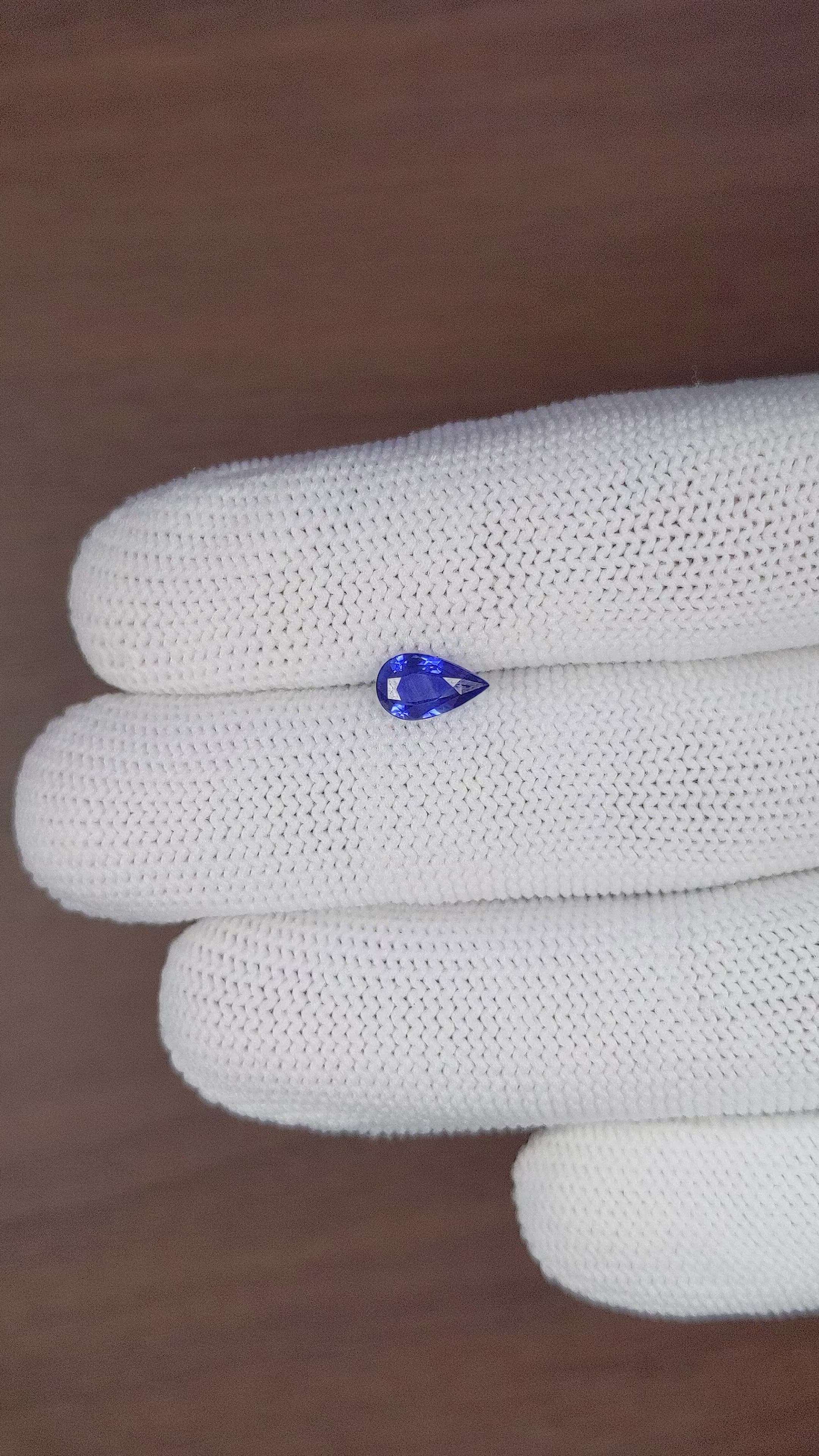 1.04 Ct. Blue Sapphire from Ceylon (Sri Lanka) Size Video