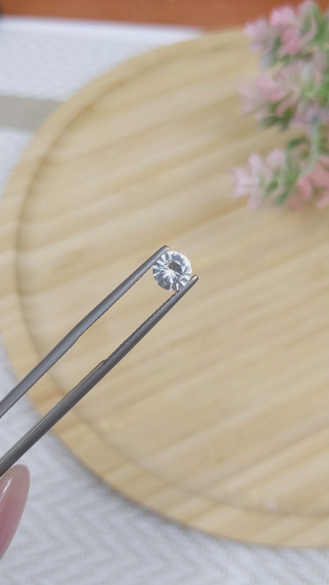 0.80 Ct. White Sapphire from Ceylon (Sri Lanka) Size Video