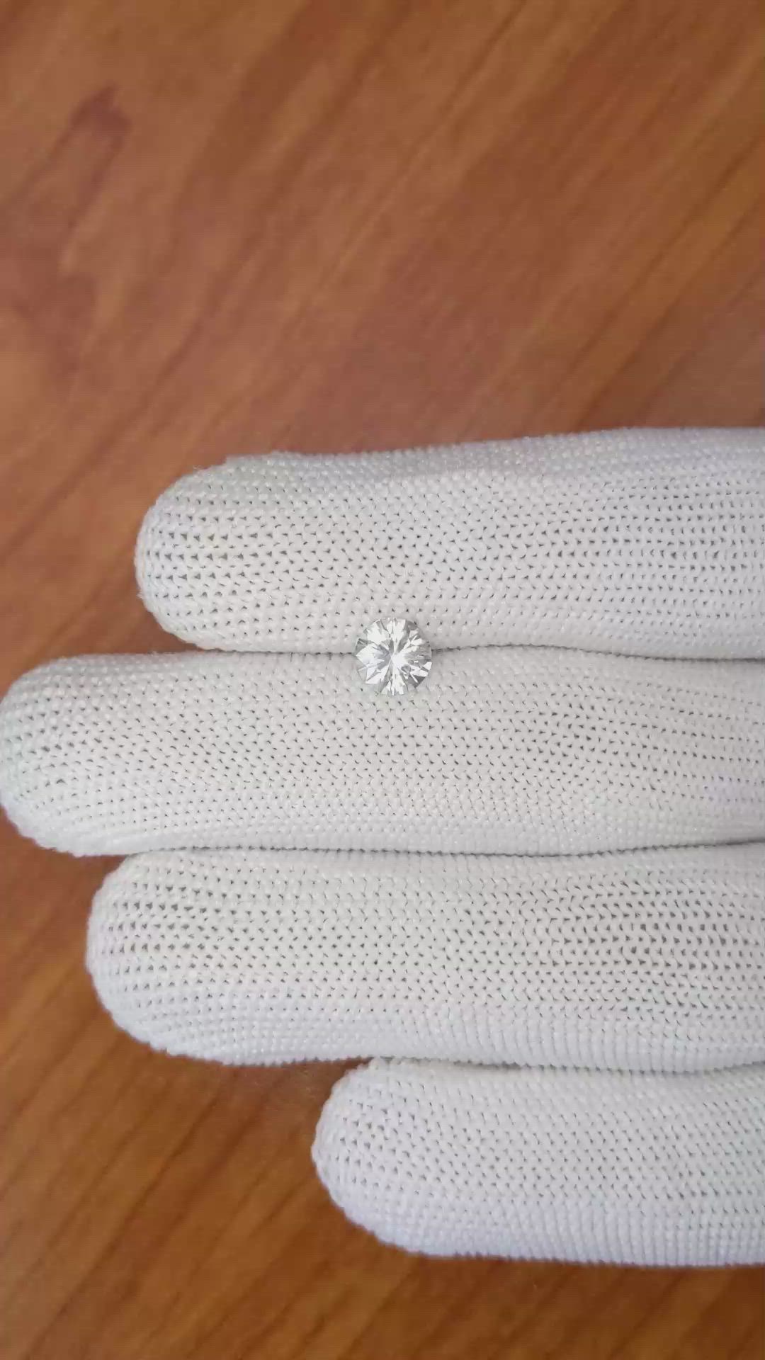 0.94 Ct. White Sapphire from Ceylon (Sri Lanka) Size Video