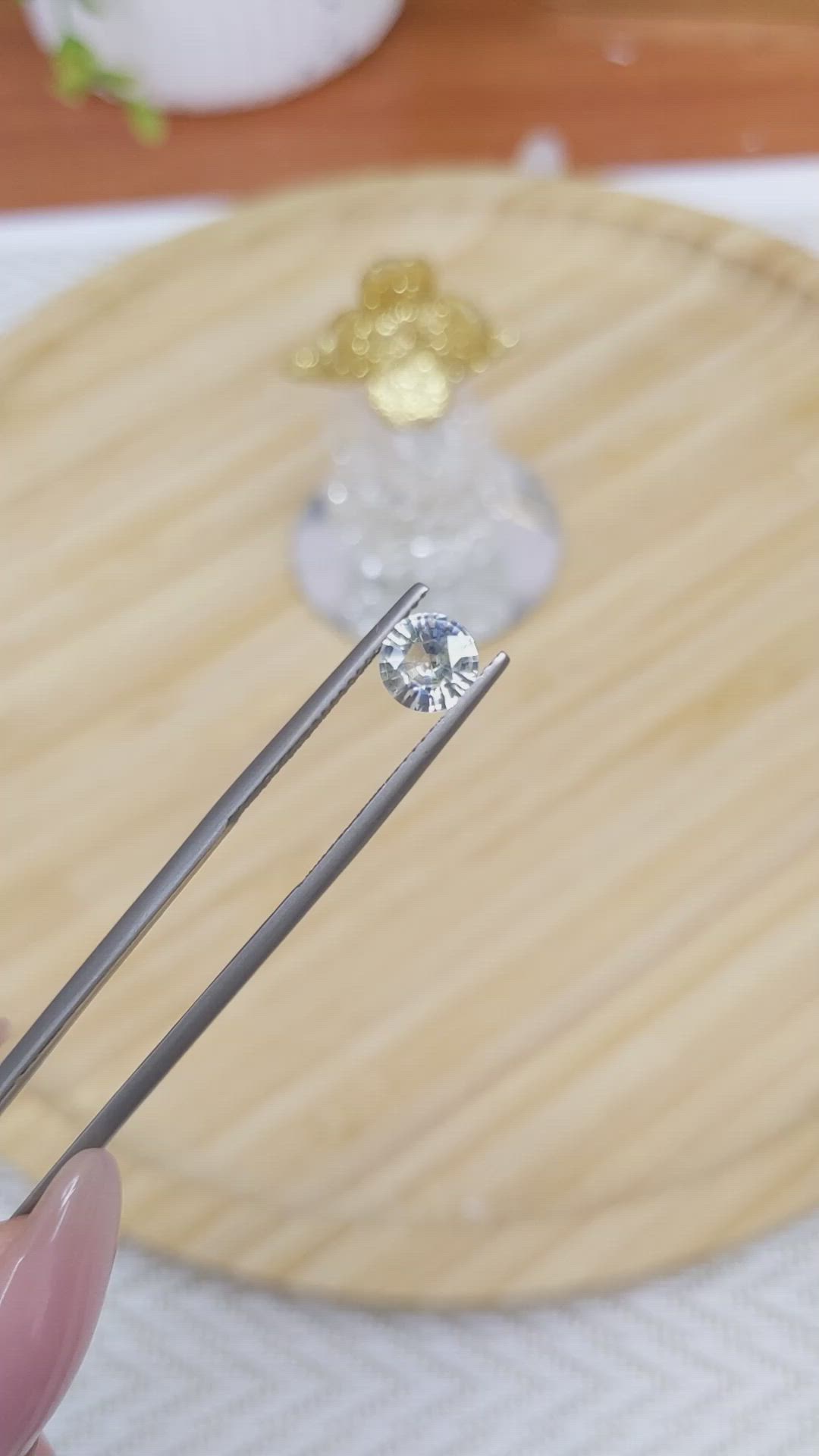 1.14 Ct. Bi Color Sapphire from Ceylon (Sri Lanka) Size Video