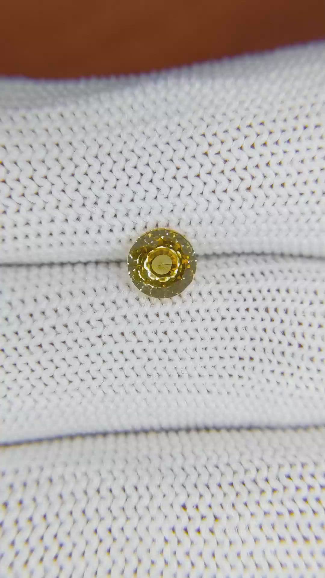 1.21 Ct. Yellow Sapphire from Ceylon (Sri Lanka) Size Video