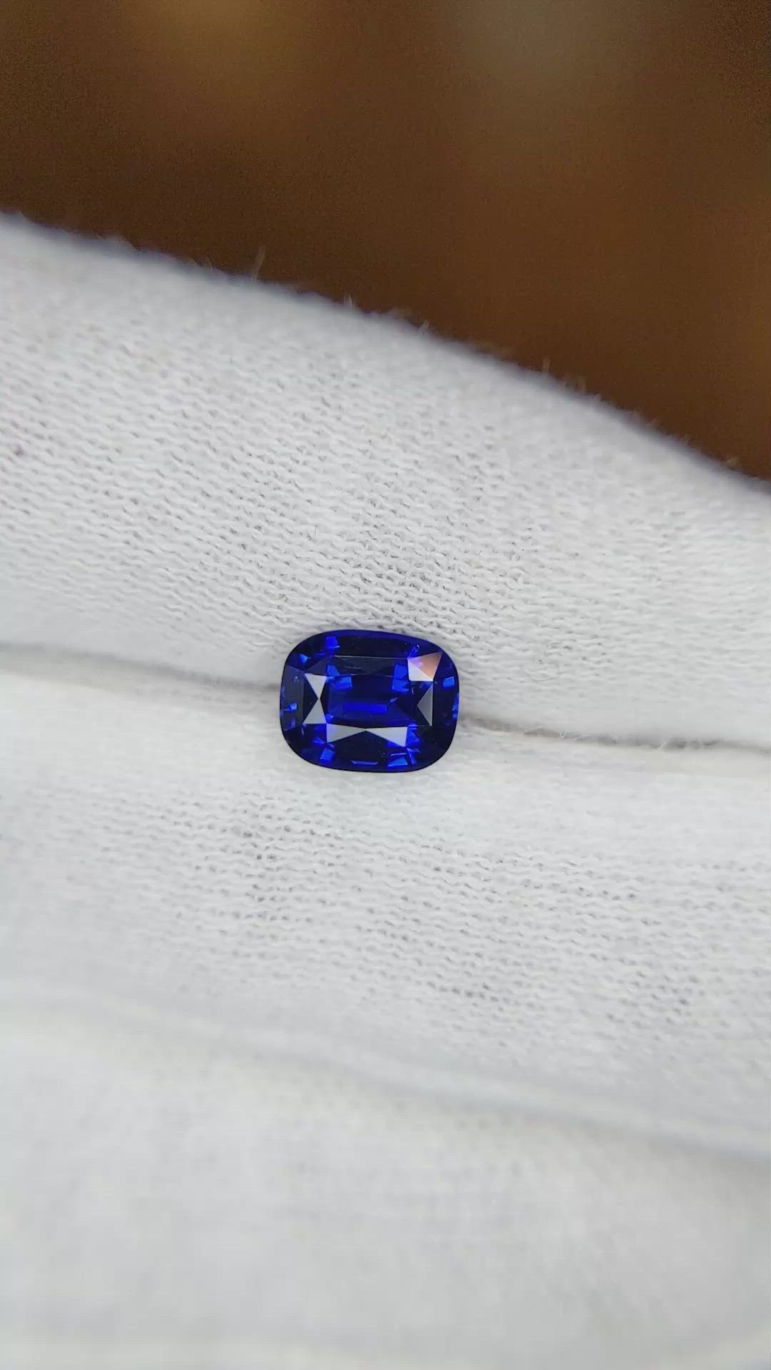 1.34 Ct. Blue Sapphire from Ceylon (Sri Lanka) Size Video
