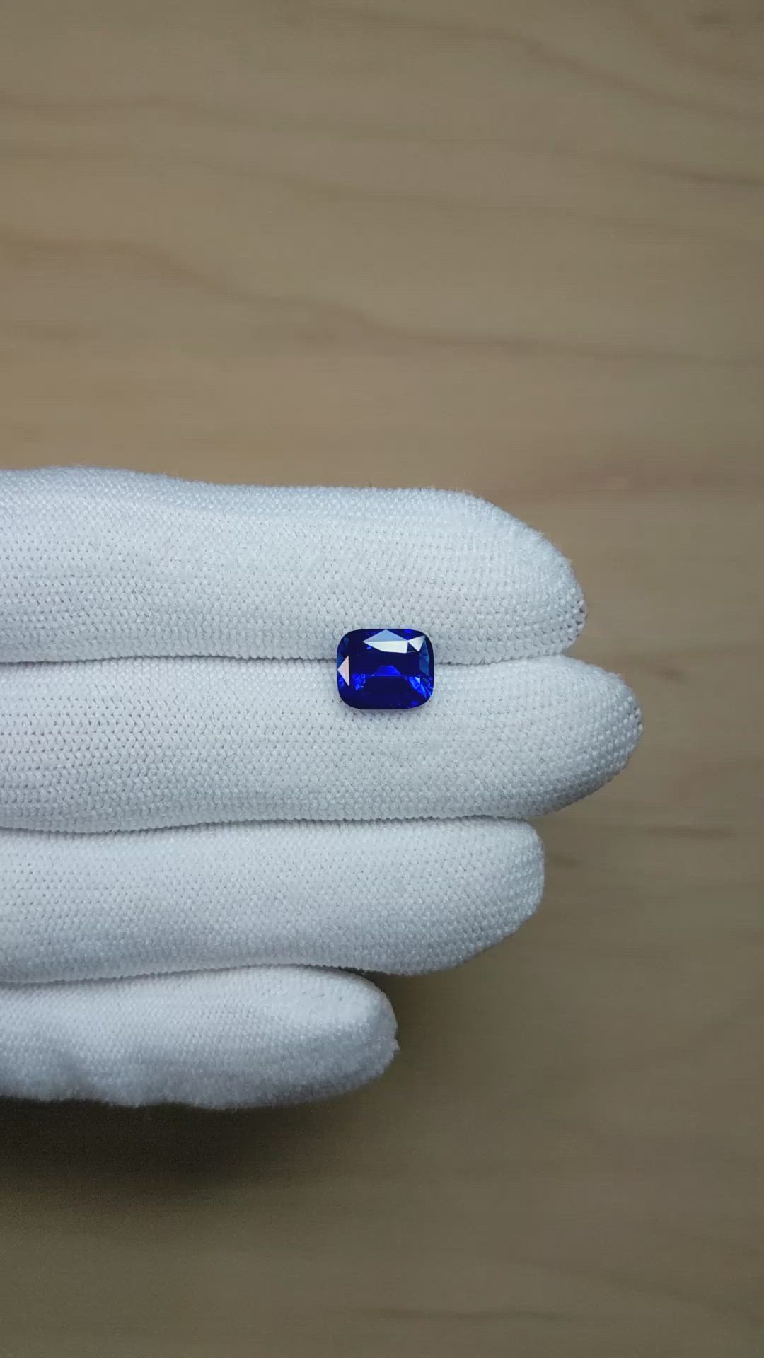 3.71 Ct. Blue Sapphire from Ceylon (Sri Lanka) Size Video