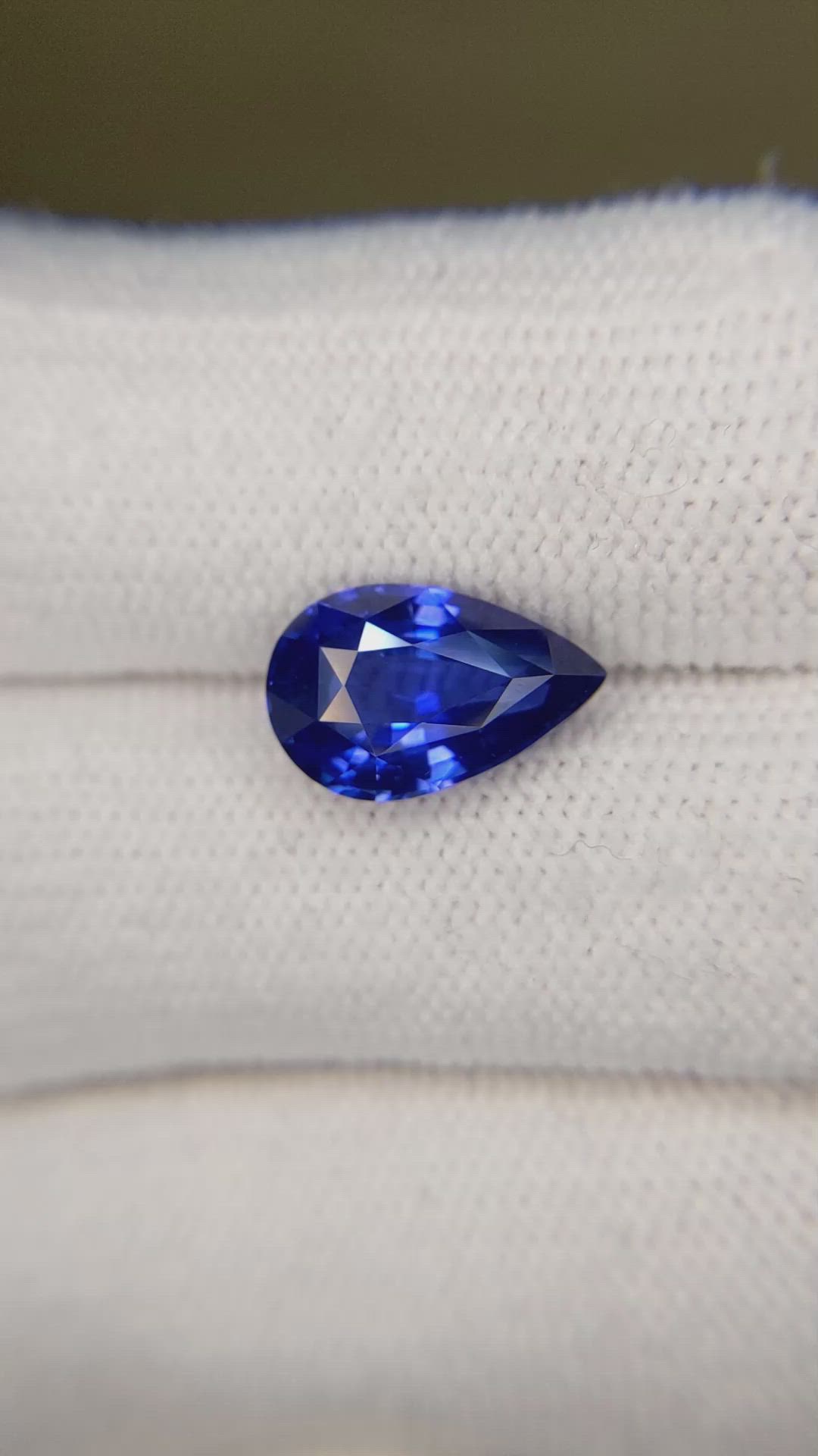 4.98 Ct. Blue Sapphire from Ceylon (Sri Lanka) Size Video