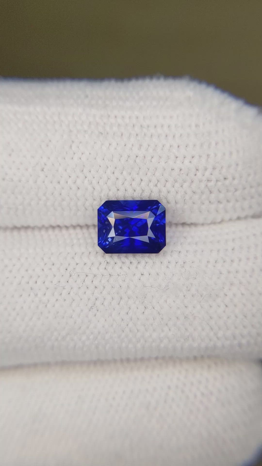 2.12 Ct. Blue Sapphire from Ceylon (Sri Lanka) Size Video