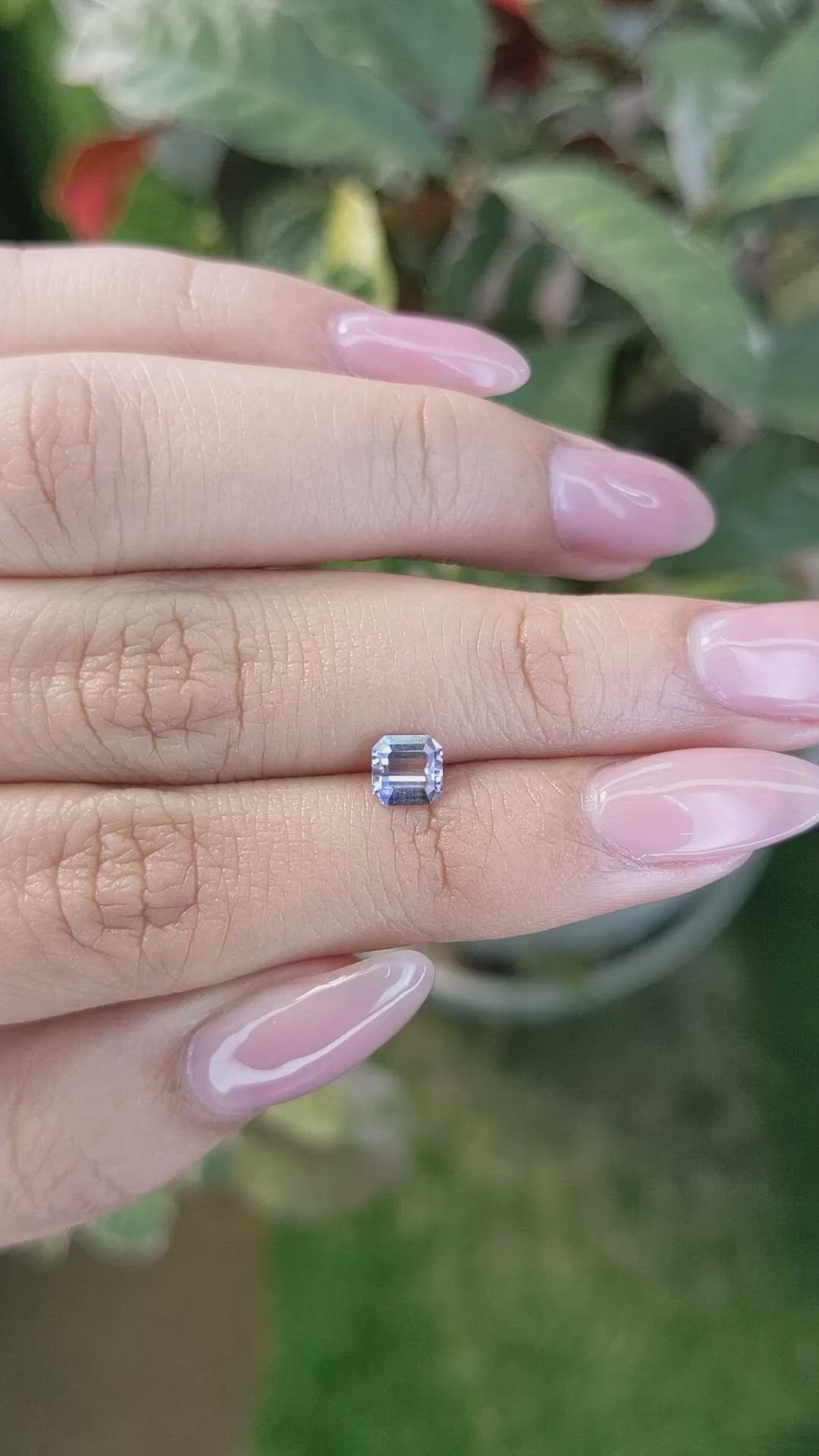 0.68 Ct. Bi Color Sapphire from Ceylon (Sri Lanka) Size Video