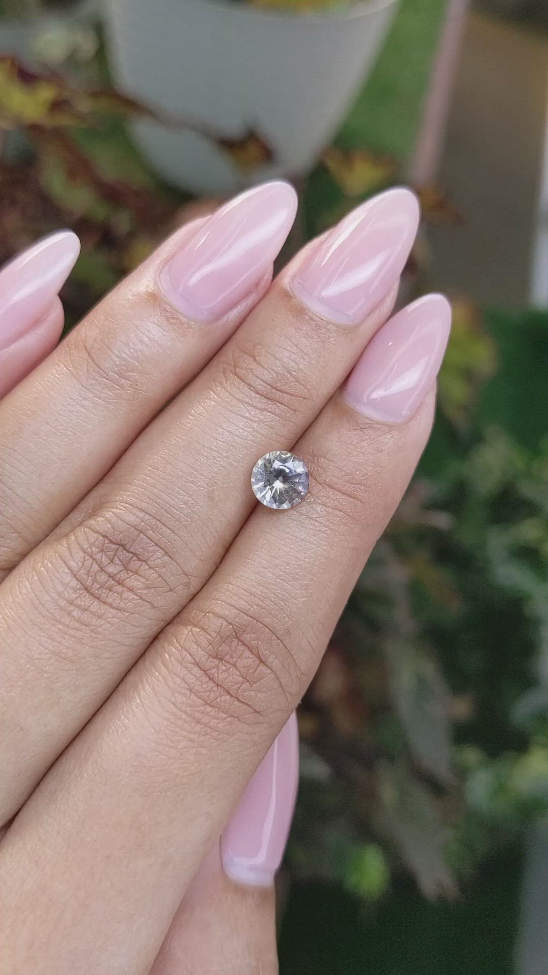 1.27 Ct. Bi Color Sapphire from Ceylon (Sri Lanka) Size Video
