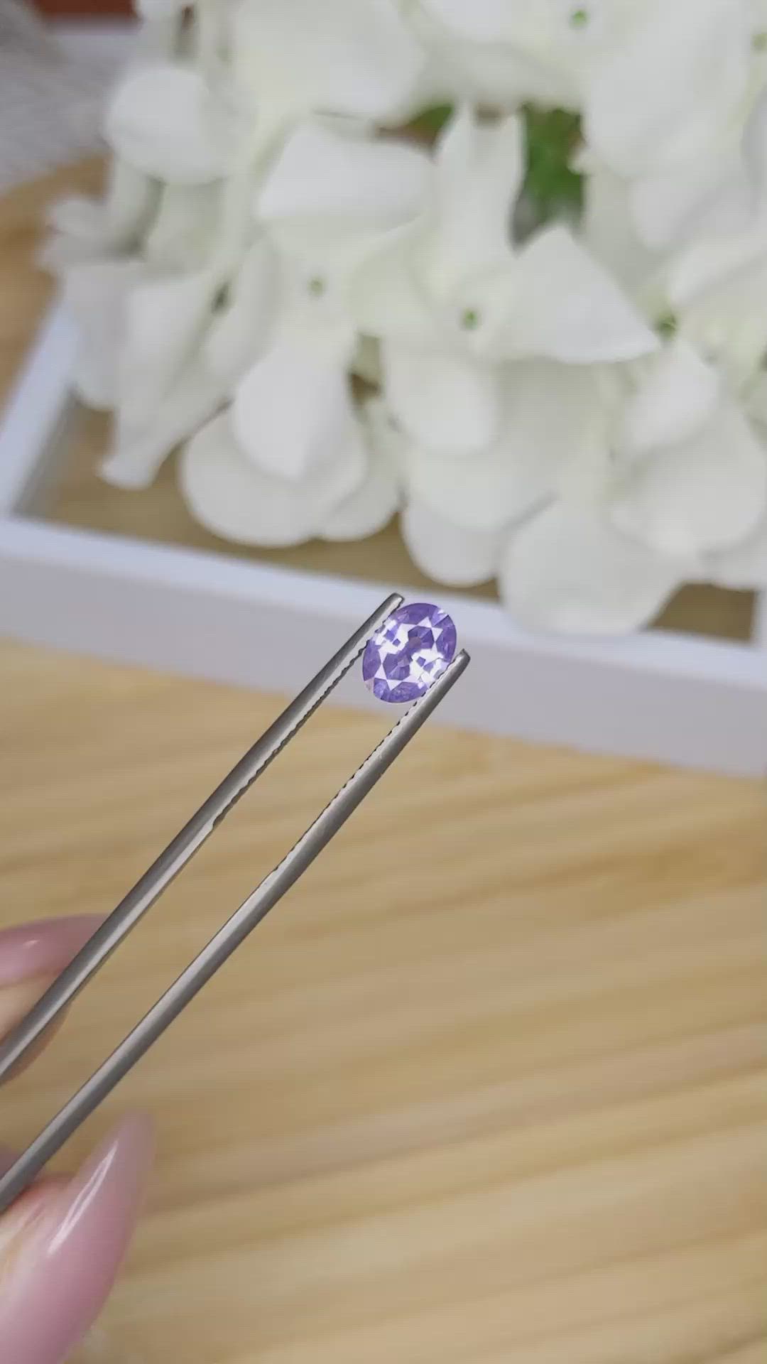 1.00 Ct. Violet Sapphire from Ceylon (Sri Lanka) Size Video