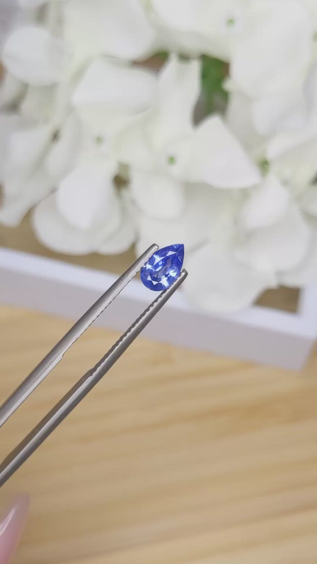 0.90 Ct. Blue Sapphire from Ceylon (Sri Lanka) Size Video