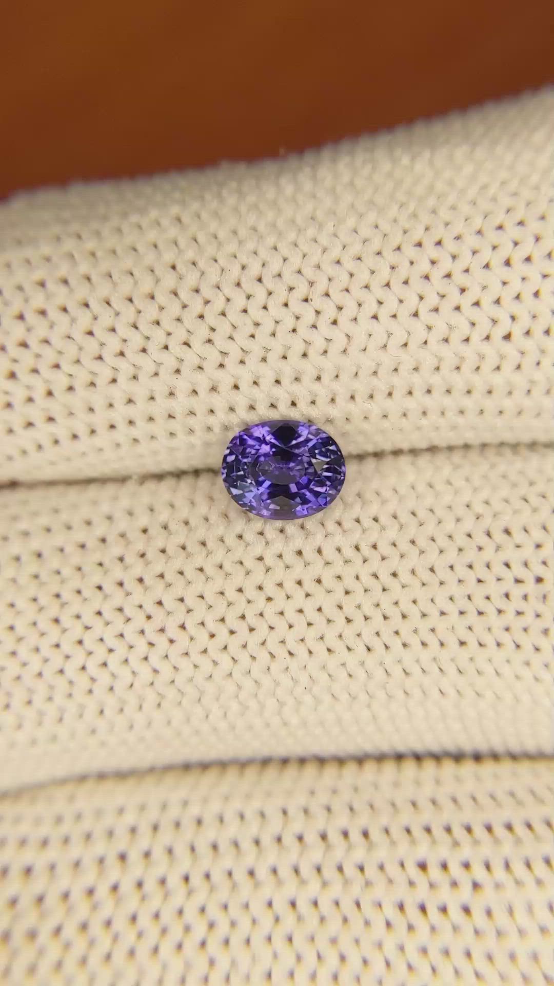 1.00 Ct. Color Change Sapphire from Ceylon (Sri Lanka) Size Video