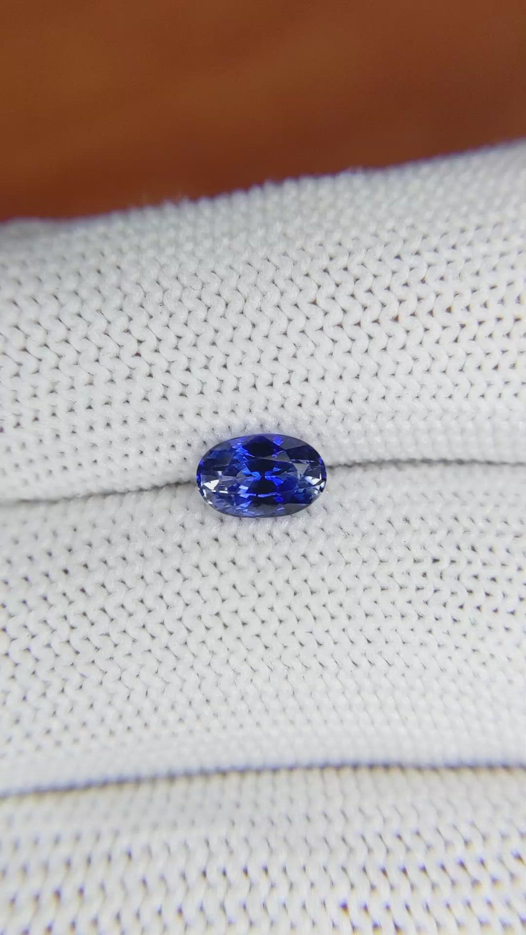 0.99 Ct. Blue Sapphire from Ceylon (Sri Lanka) Size Video