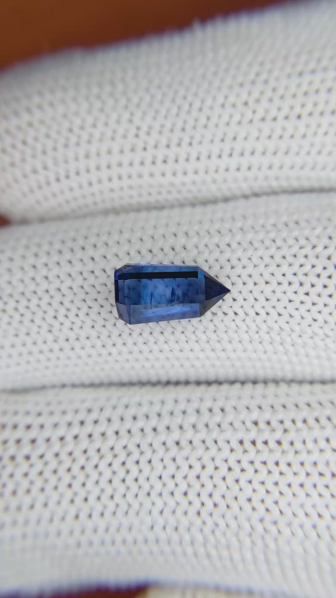 1.94 Ct. Blue Rough Sapphire Crystal from Ceylon (Sri Lanka) Size Video