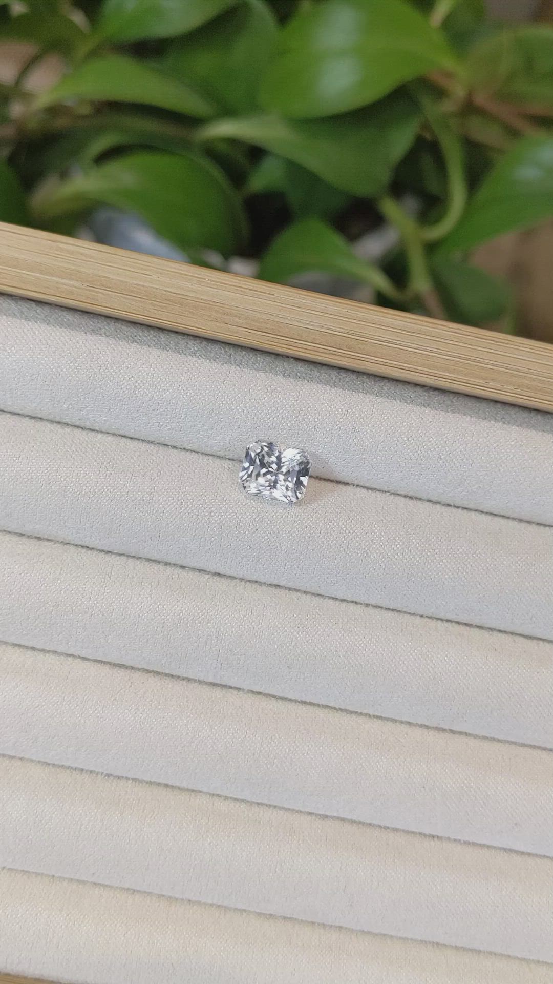 4.06 Ct. White Sapphire from Ceylon (Sri Lanka) Size Video