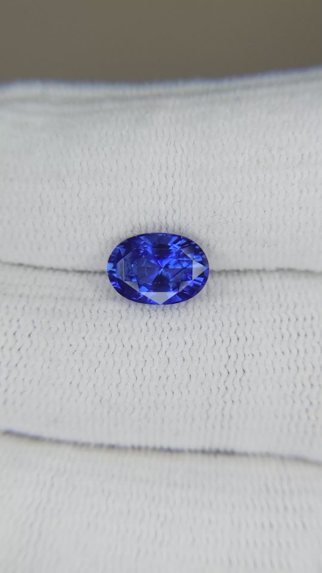 2.52 Ct. Blue Sapphire from Ceylon (Sri Lanka) Size Video