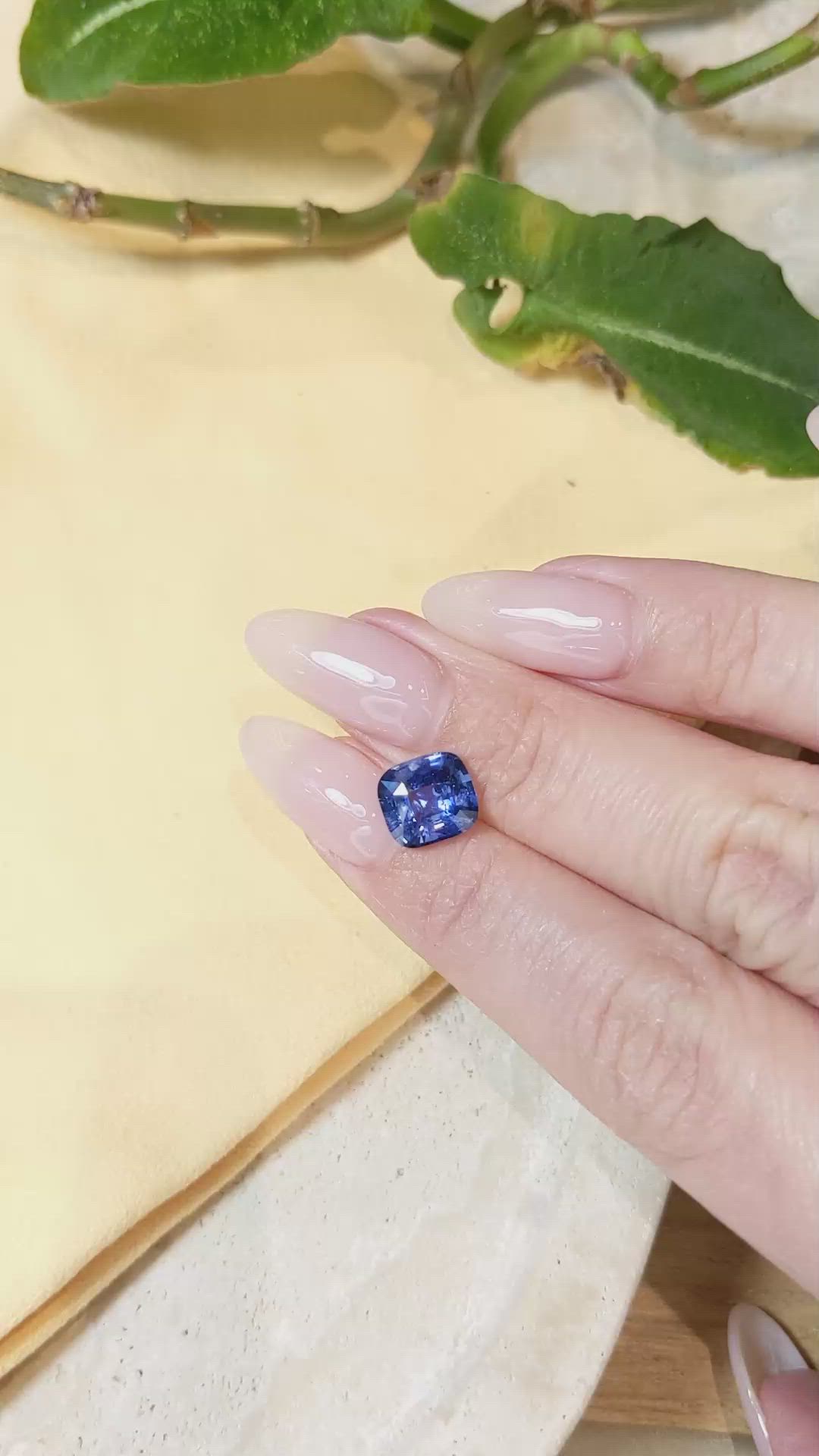 2.81 Ct. Blue Sapphire from Ceylon (Sri Lanka) Size Video