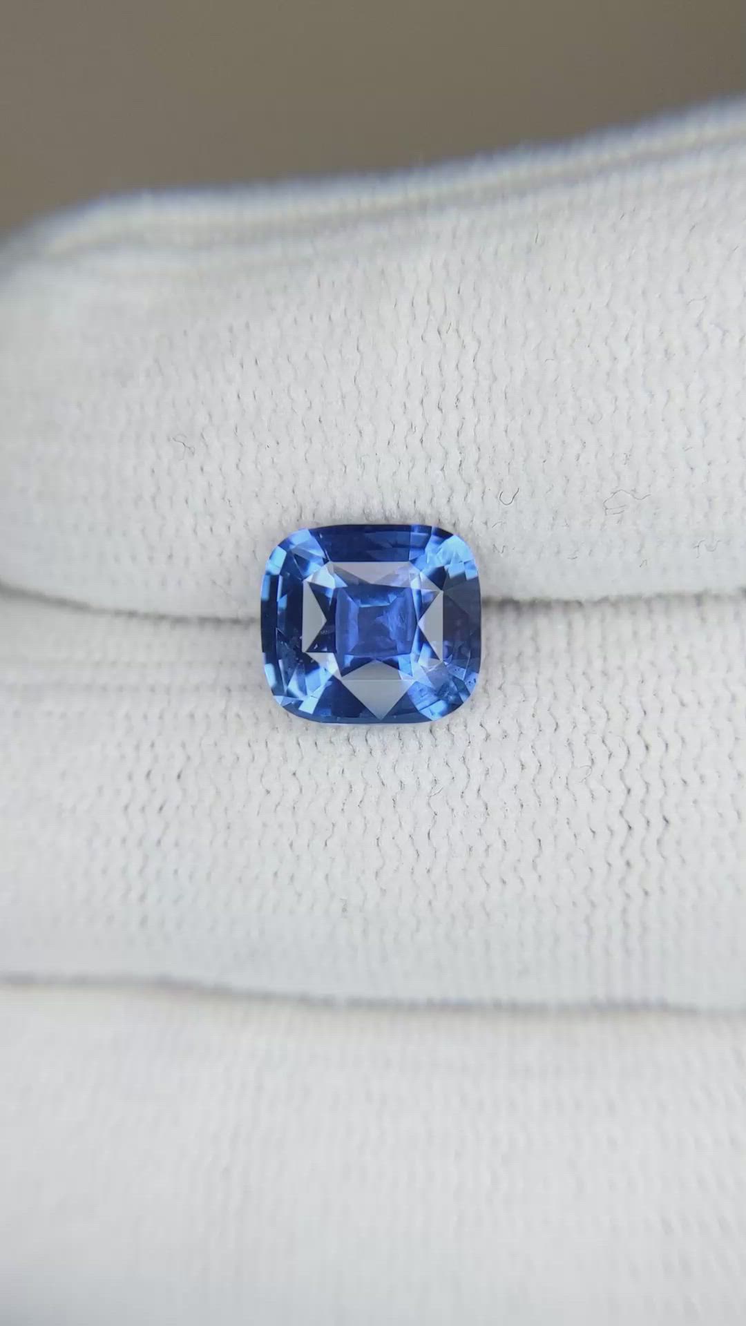 2.81 Ct. Blue Sapphire from Ceylon (Sri Lanka) Size Video