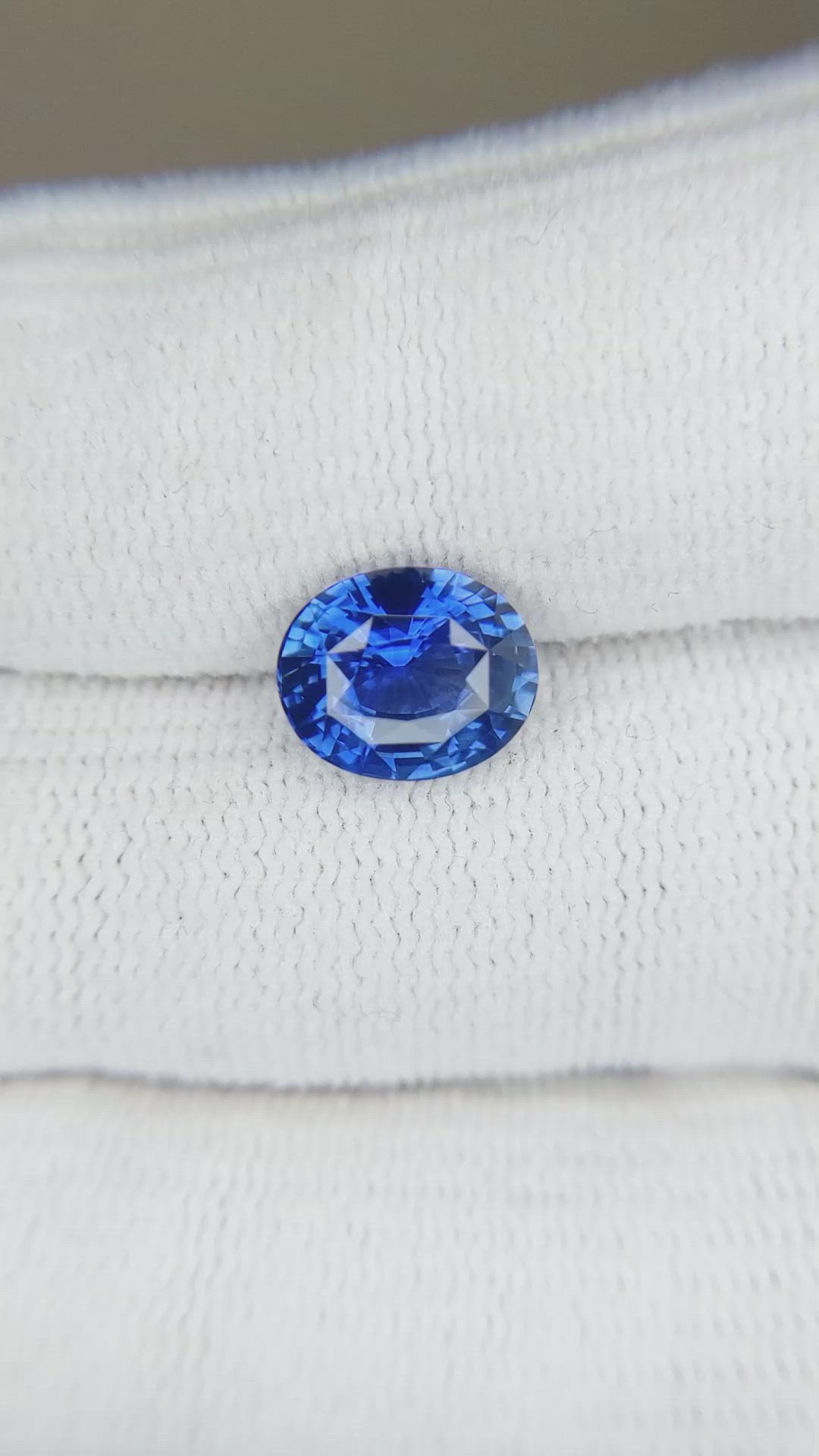3.05 Ct. Blue Sapphire from Ceylon (Sri Lanka) Size Video