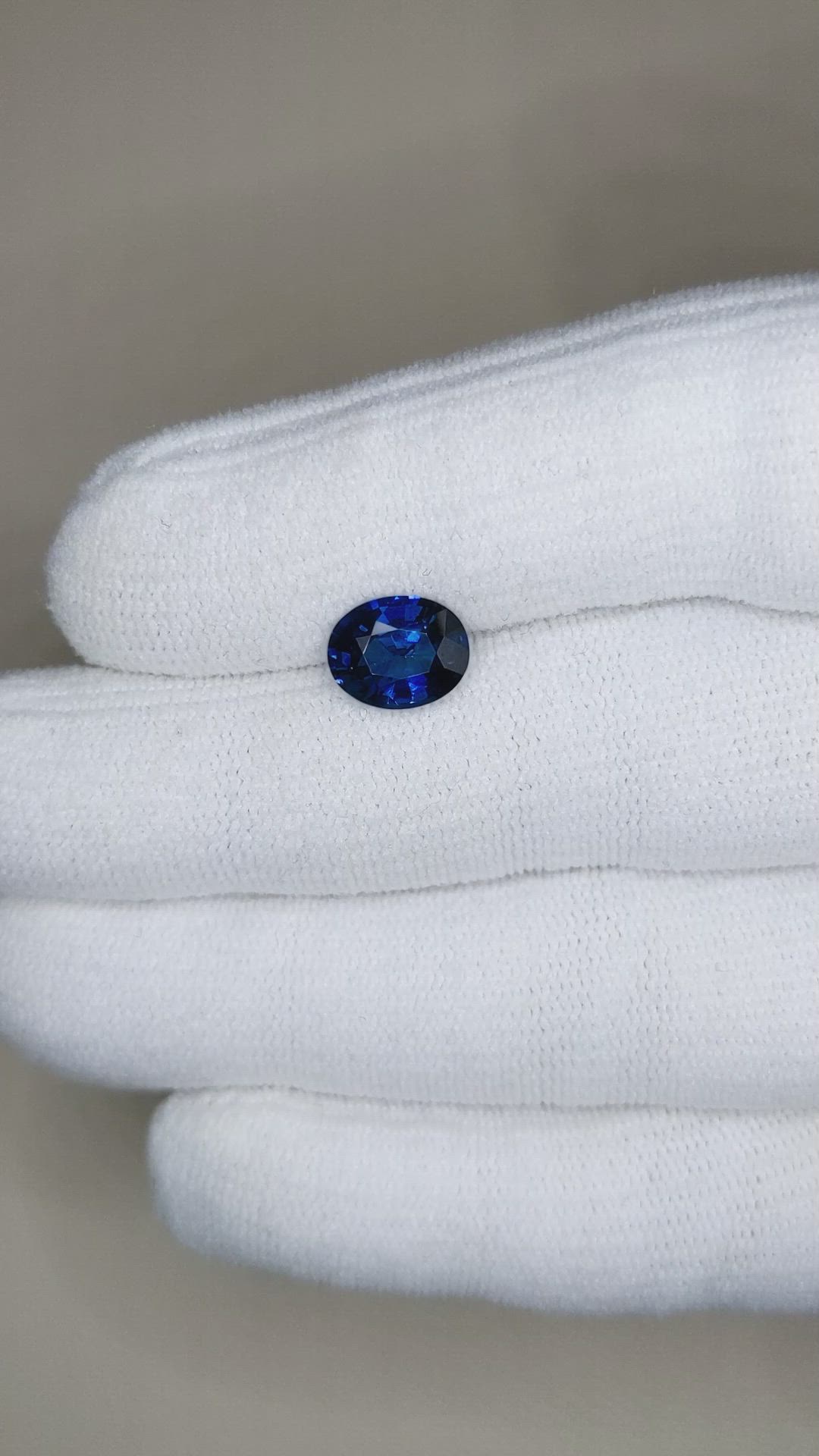 2.52 Ct. Blue Sapphire from Ceylon (Sri Lanka) Size Video