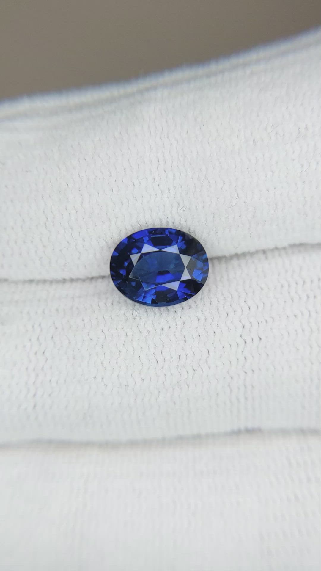 2.52 Ct. Blue Sapphire from Ceylon (Sri Lanka) Size Video