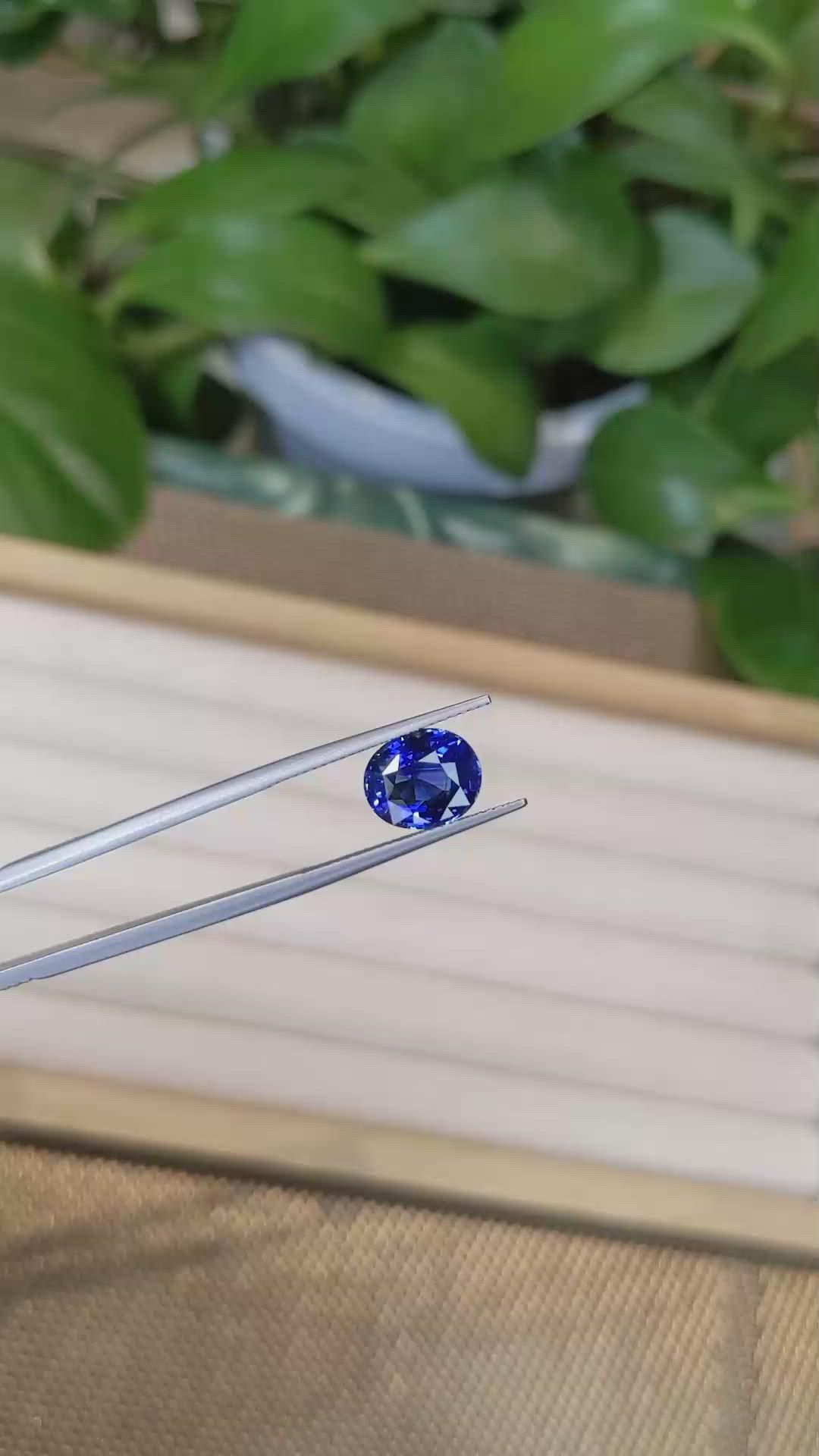 4.01 Ct. Blue Sapphire from Ceylon (Sri Lanka) Size Video