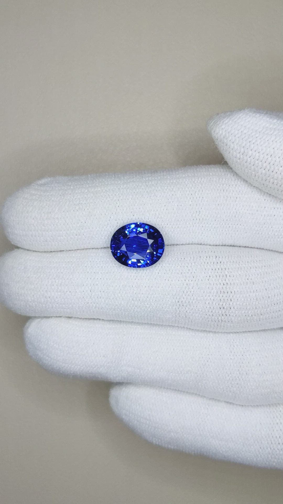 4.01 Ct. Blue Sapphire from Ceylon (Sri Lanka) Size Video