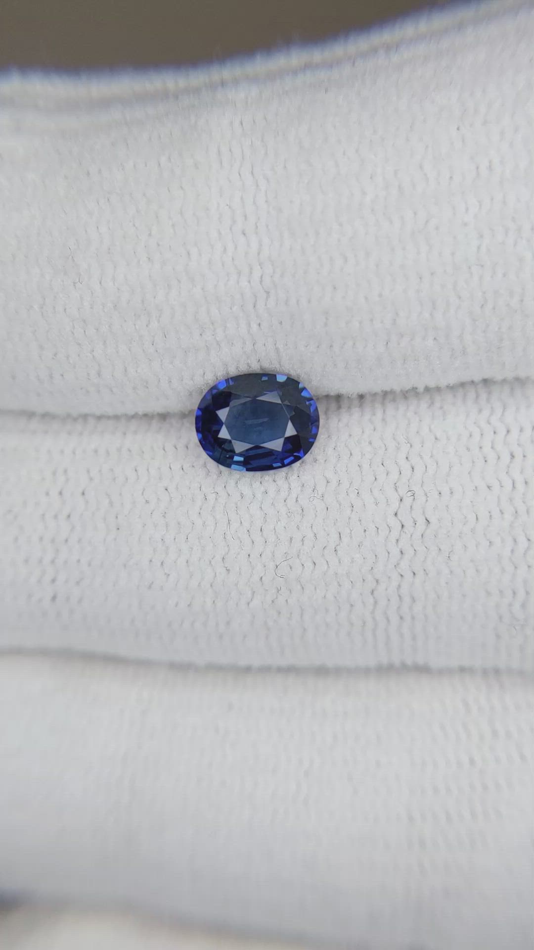 1.04 Ct. Blue Sapphire from Ceylon (Sri Lanka) Size Video