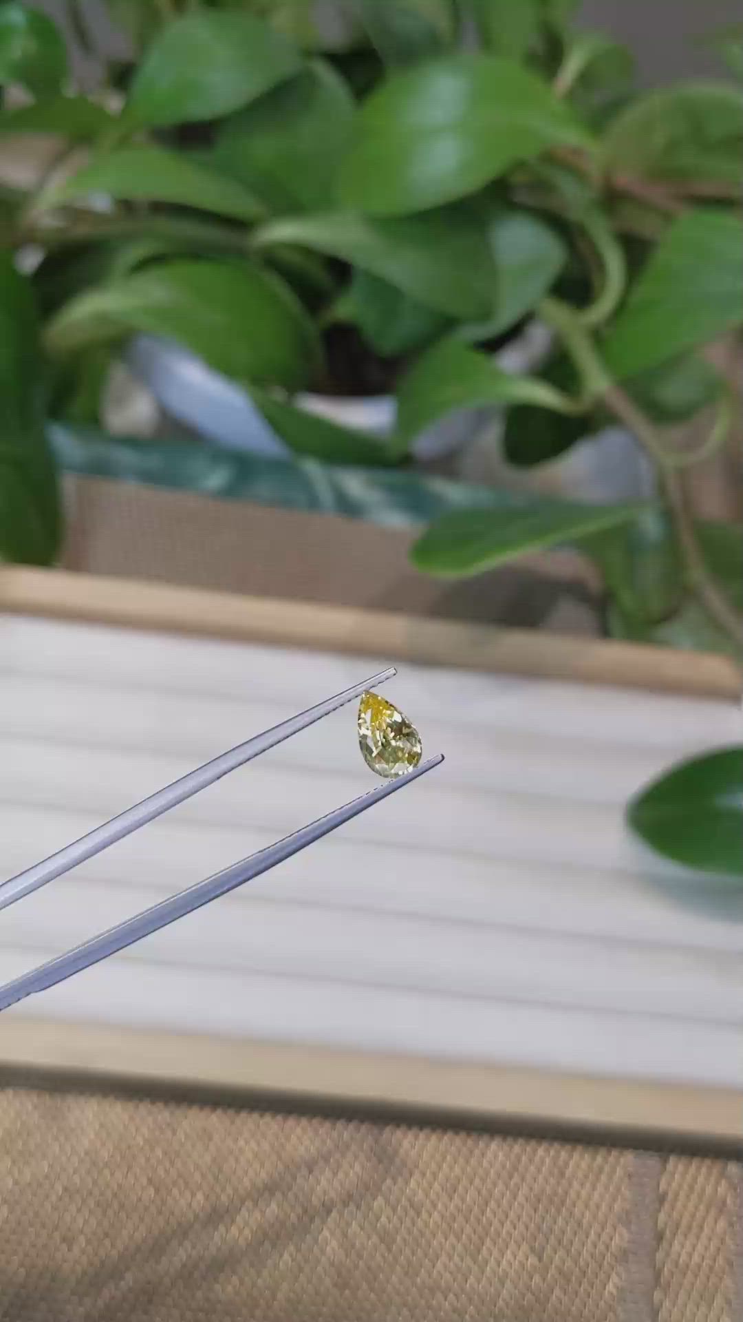 1.02 Ct. Yellow Sapphire from Ceylon (Sri Lanka) Size Video