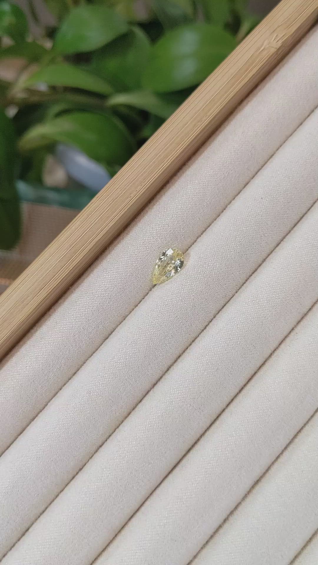 1.89 Ct. Yellow Sapphire from Ceylon (Sri Lanka) Size Video