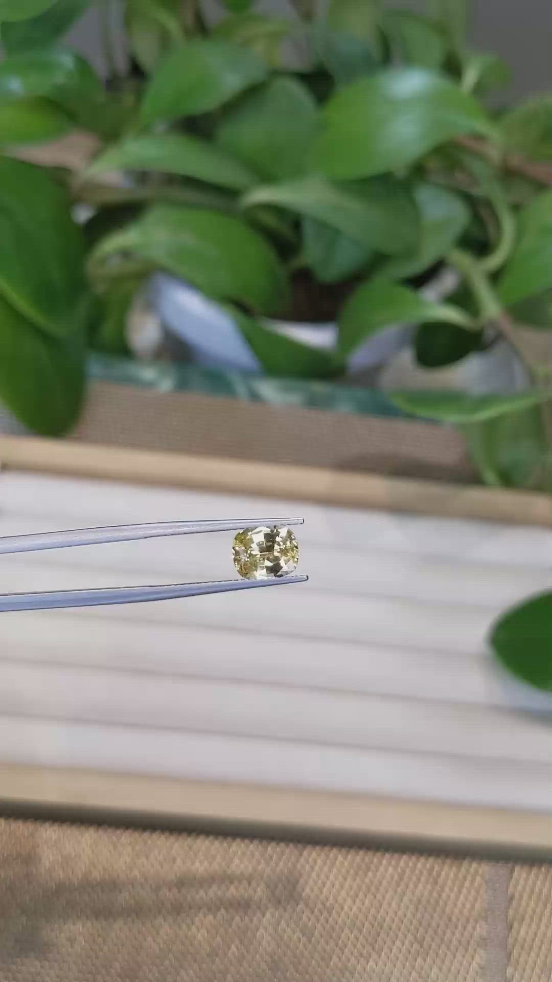 2.26 Ct. Yellow Sapphire from Ceylon (Sri Lanka) Size Video