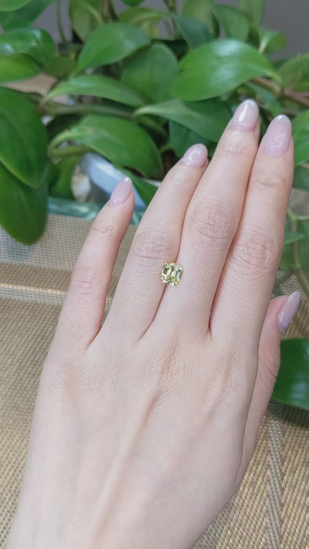 1.38 Ct. Yellow Sapphire from Ceylon (Sri Lanka) Size Video