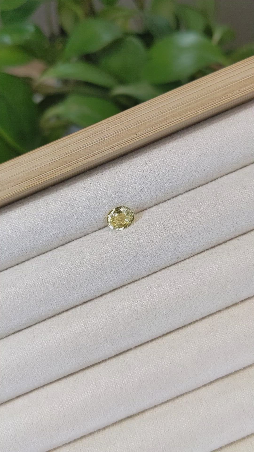1.09 Ct. Yellow Sapphire from Ceylon (Sri Lanka) Size Video
