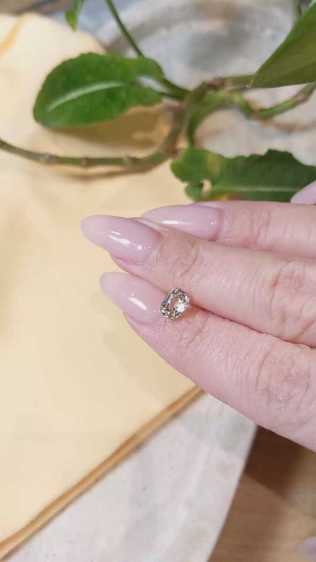 1.23 Ct. Yellow Sapphire from Ceylon (Sri Lanka) Size Video