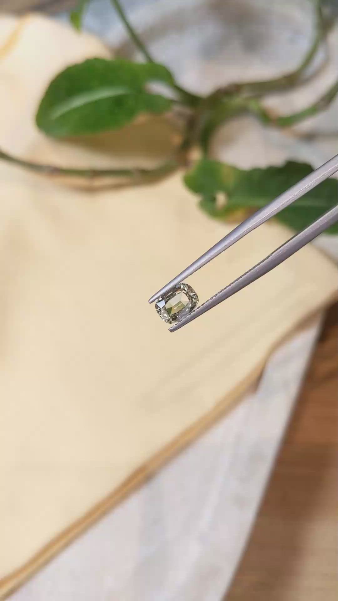 1.23 Ct. Yellow Sapphire from Ceylon (Sri Lanka) Size Video