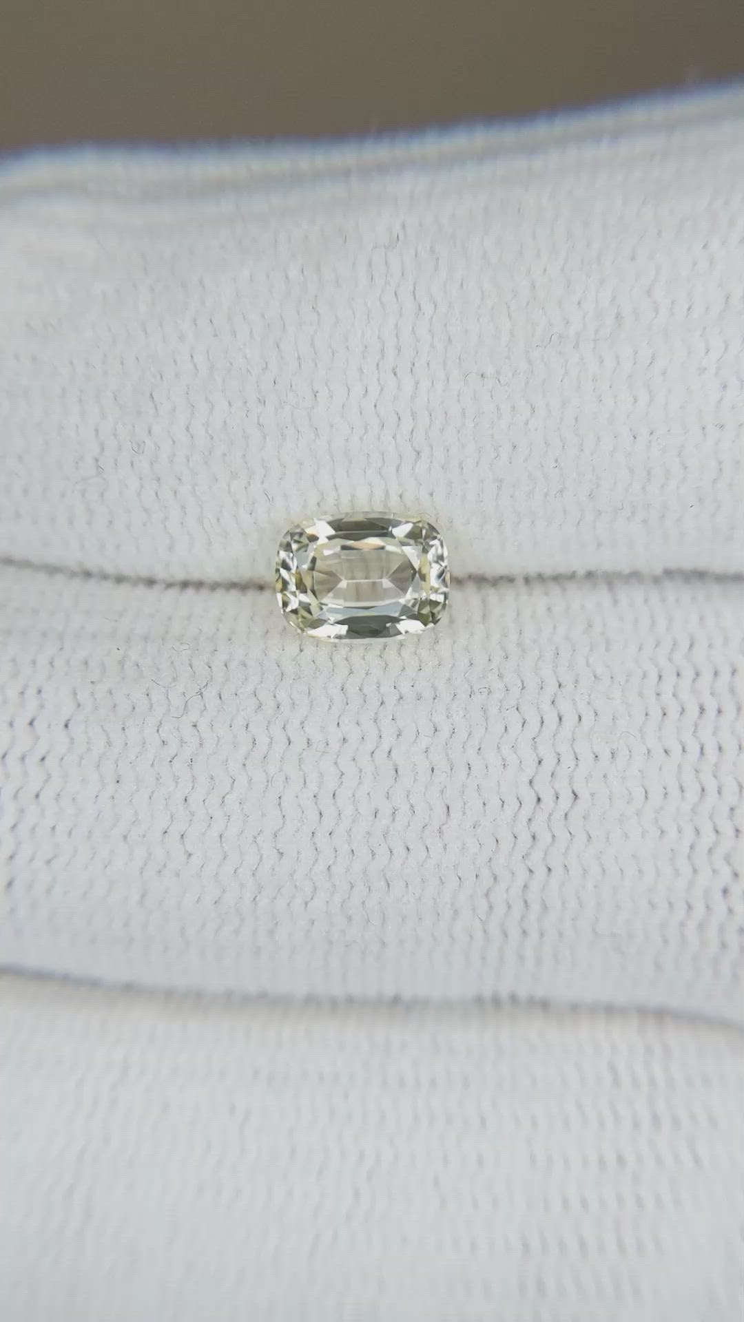 1.23 Ct. Yellow Sapphire from Ceylon (Sri Lanka) Size Video