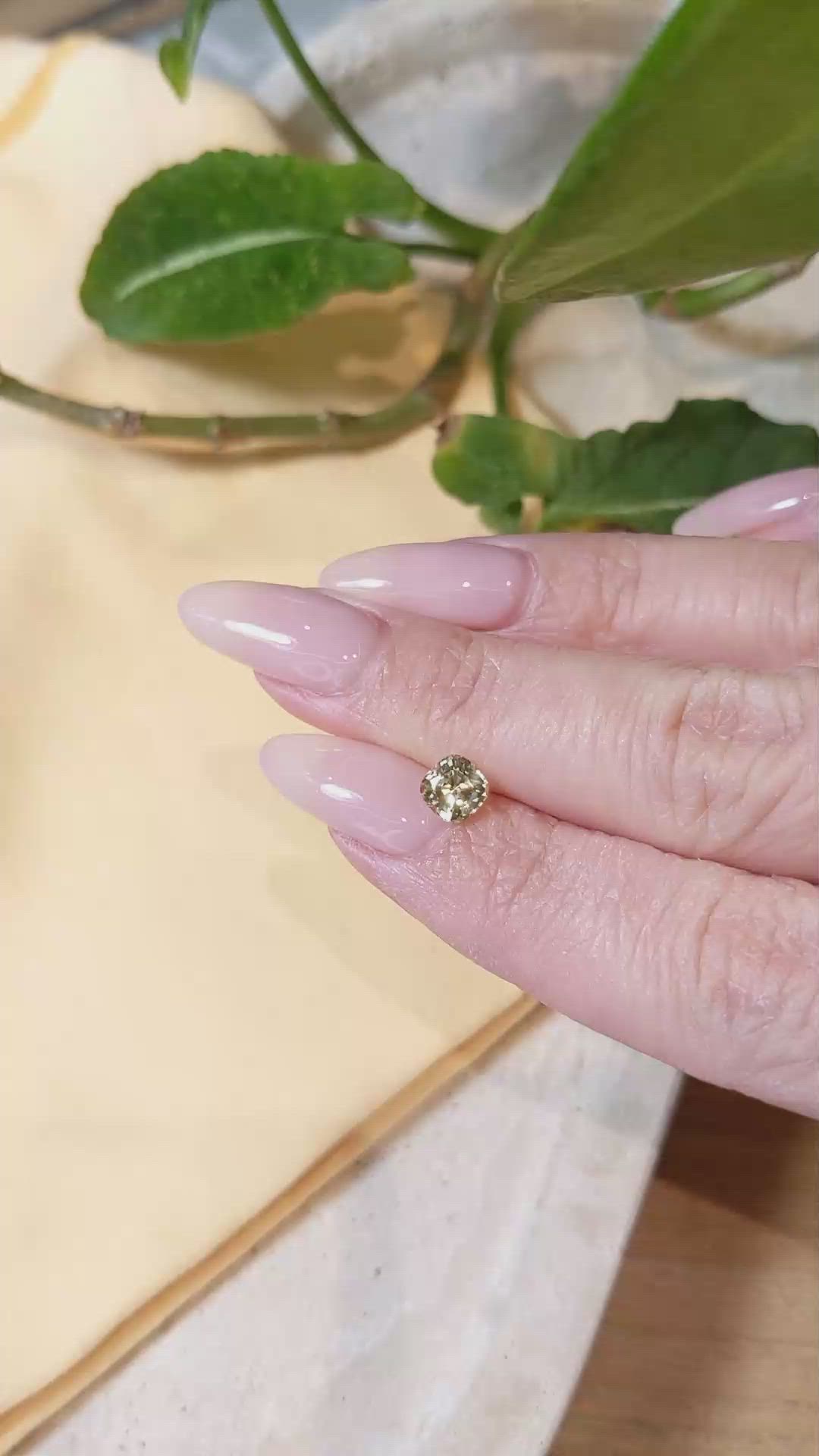 1.06 Ct. Yellow Sapphire from Ceylon (Sri Lanka) Size Video