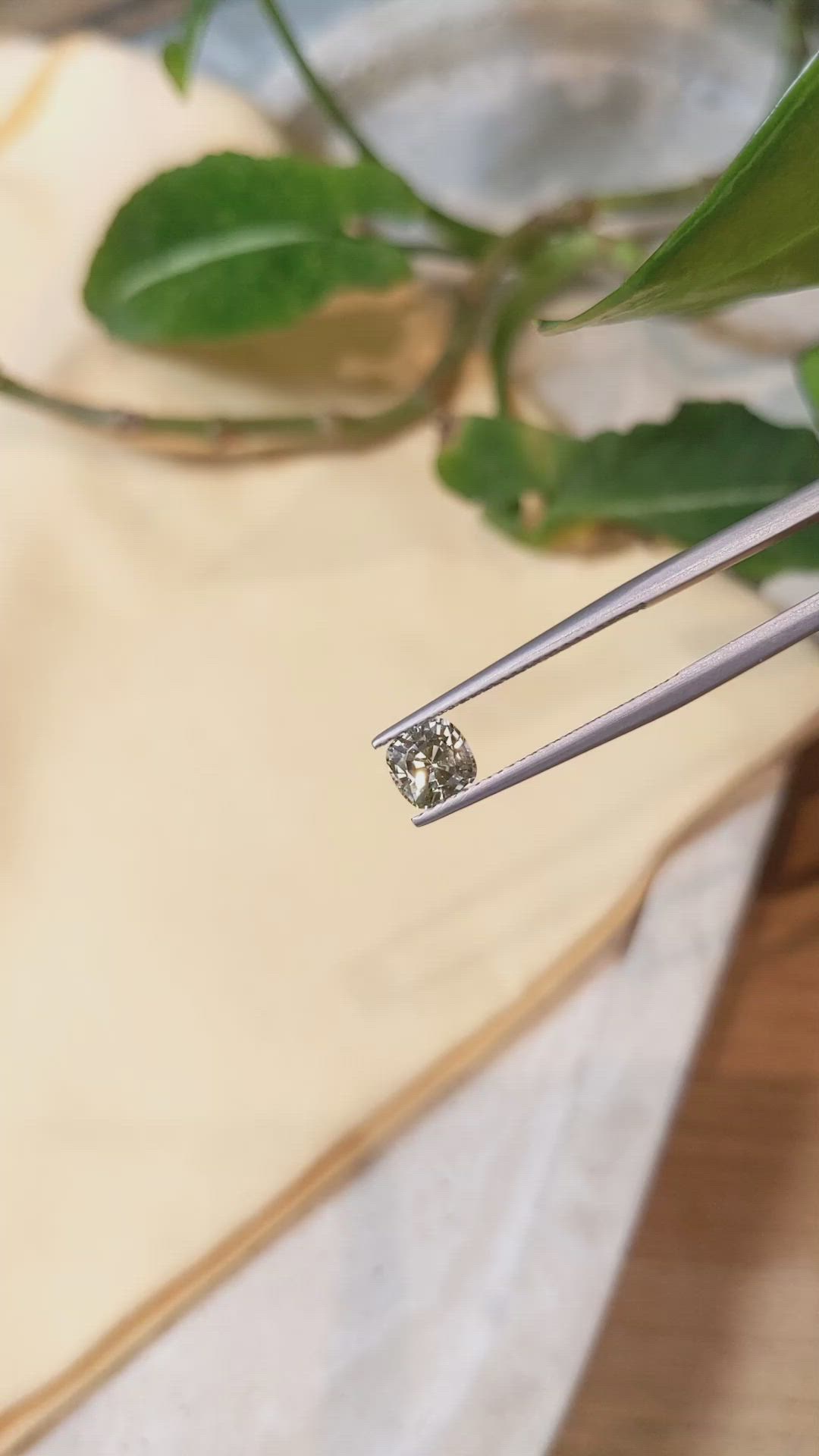 1.06 Ct. Yellow Sapphire from Ceylon (Sri Lanka) Size Video